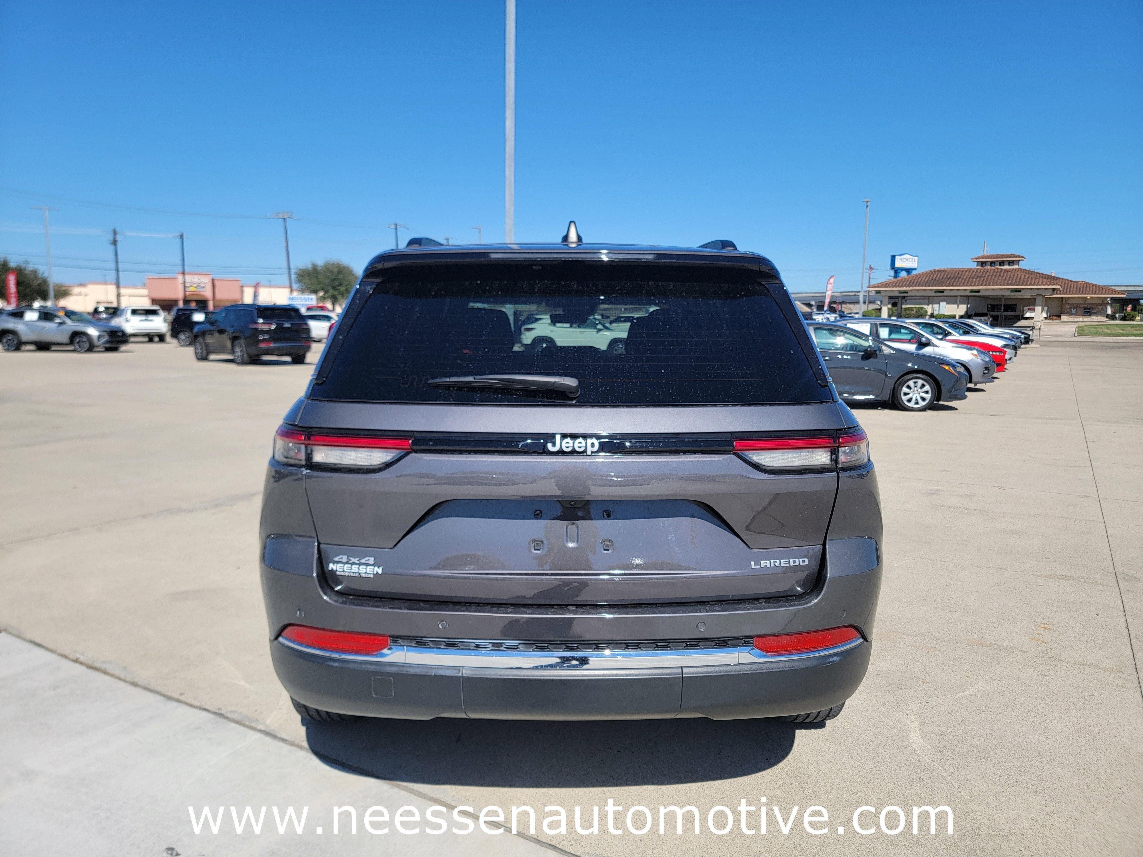 2025 Jeep Grand Cherokee Laredo