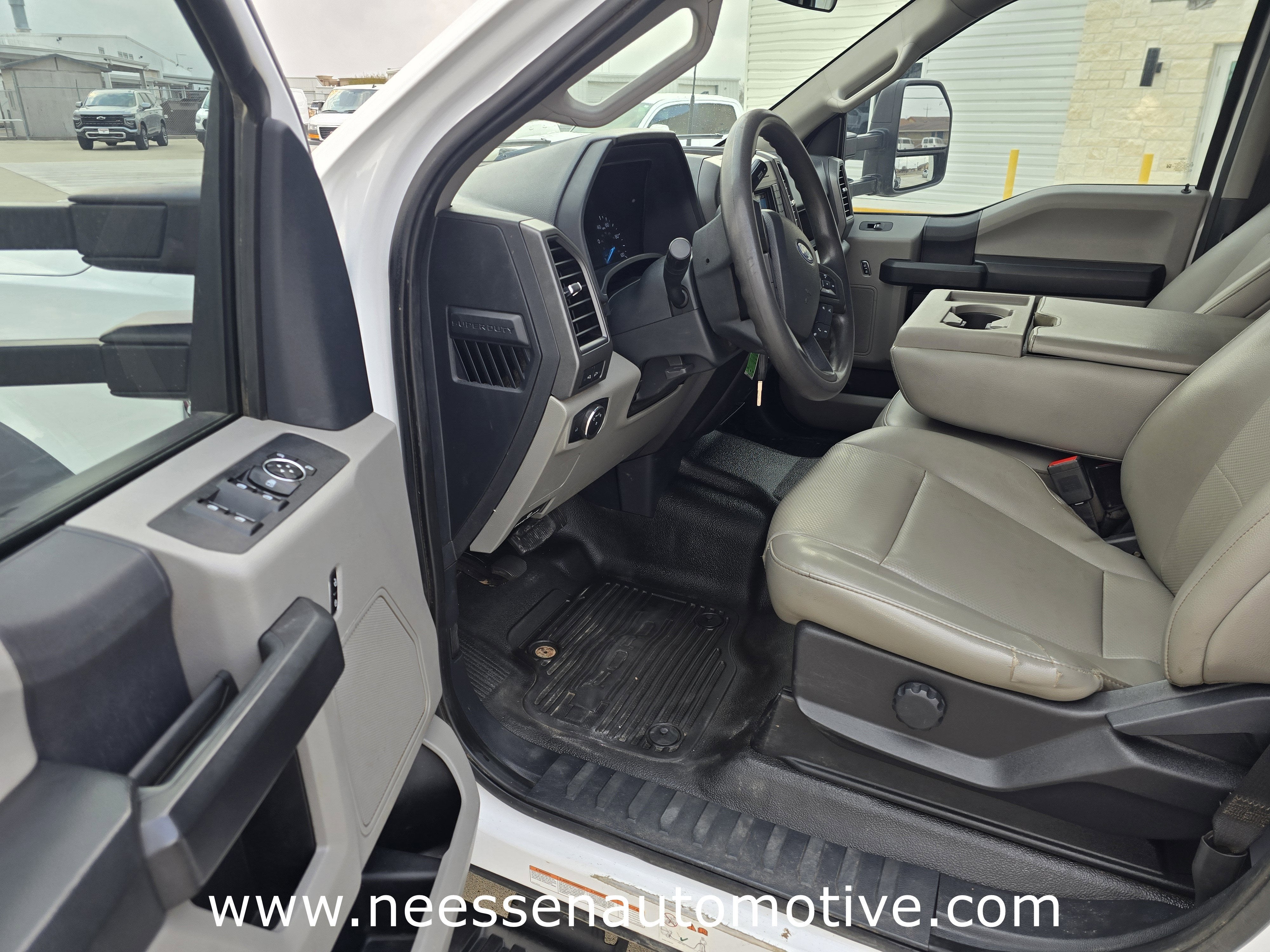 2022 Ford Super Duty F-550 DRW XL