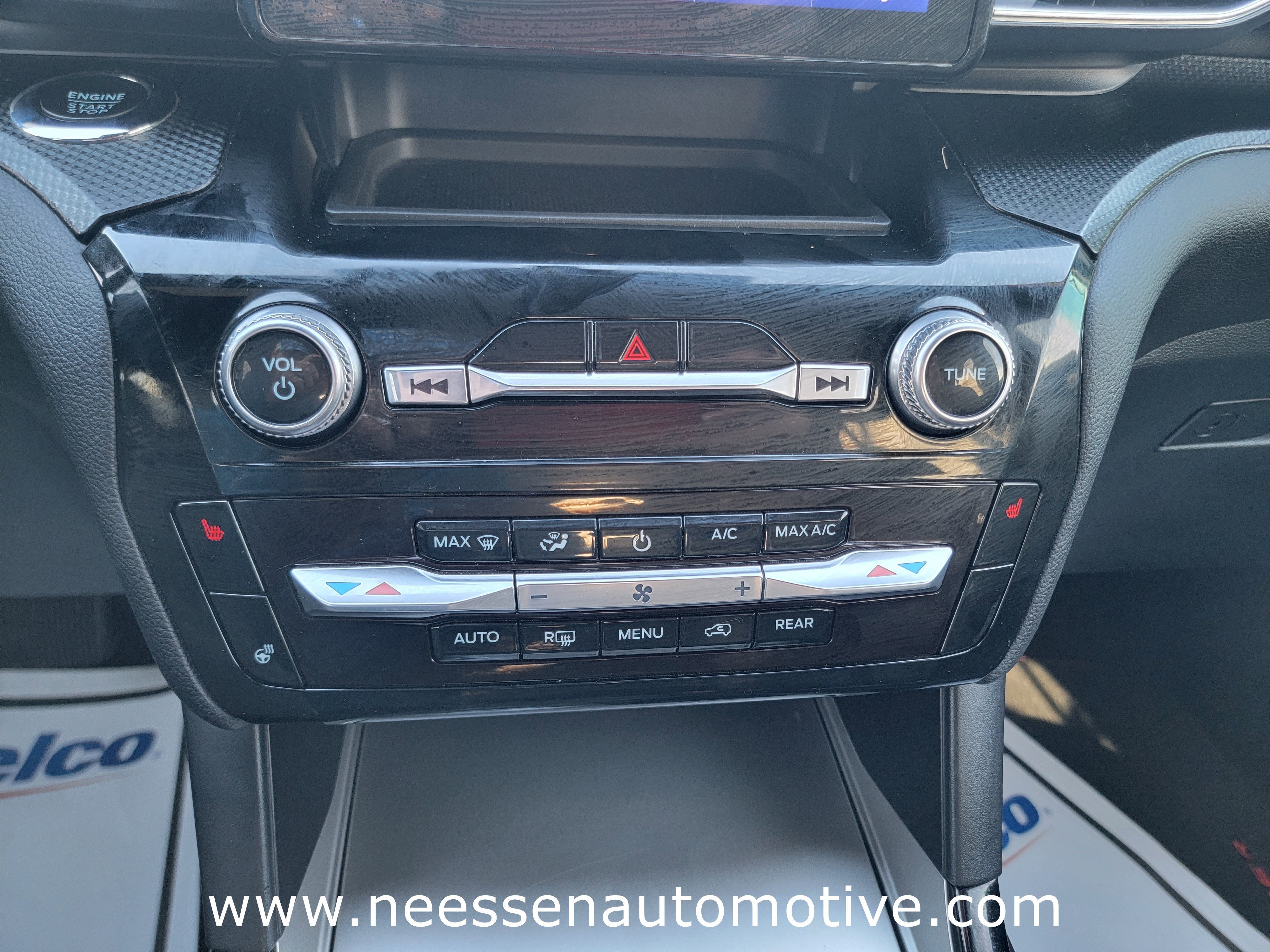 2024 Ford Explorer ST-Line