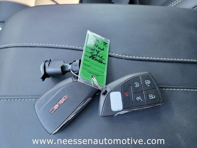 2024 GMC Acadia Elevation