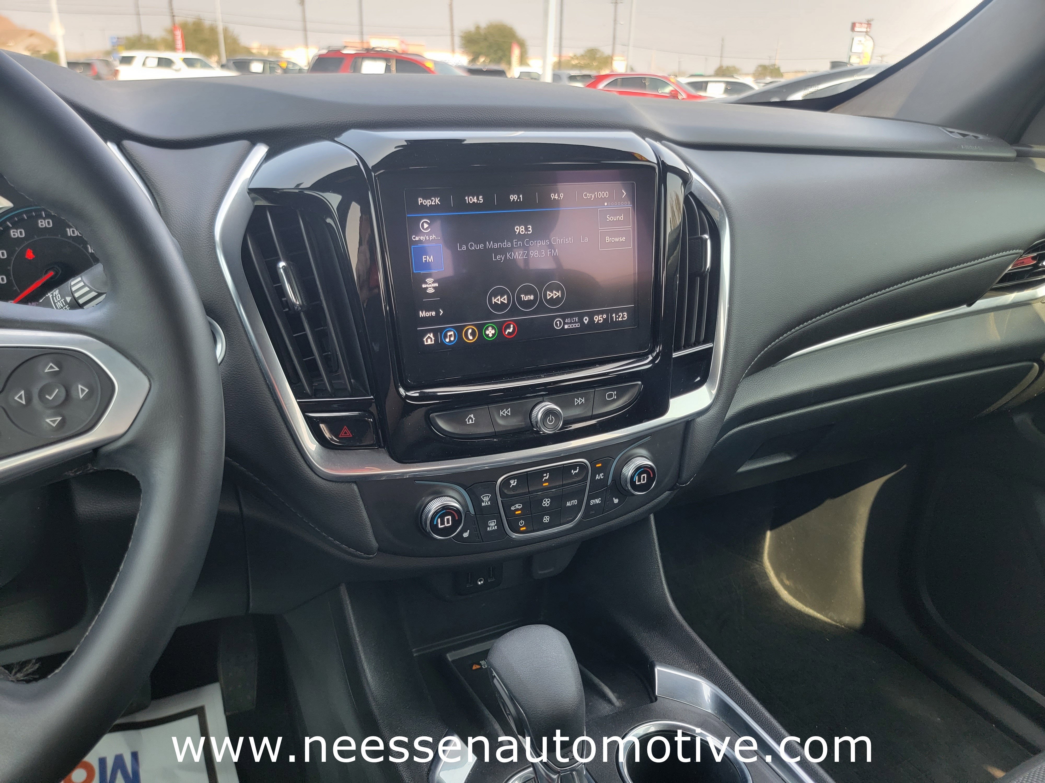 2023 Chevrolet Traverse Base