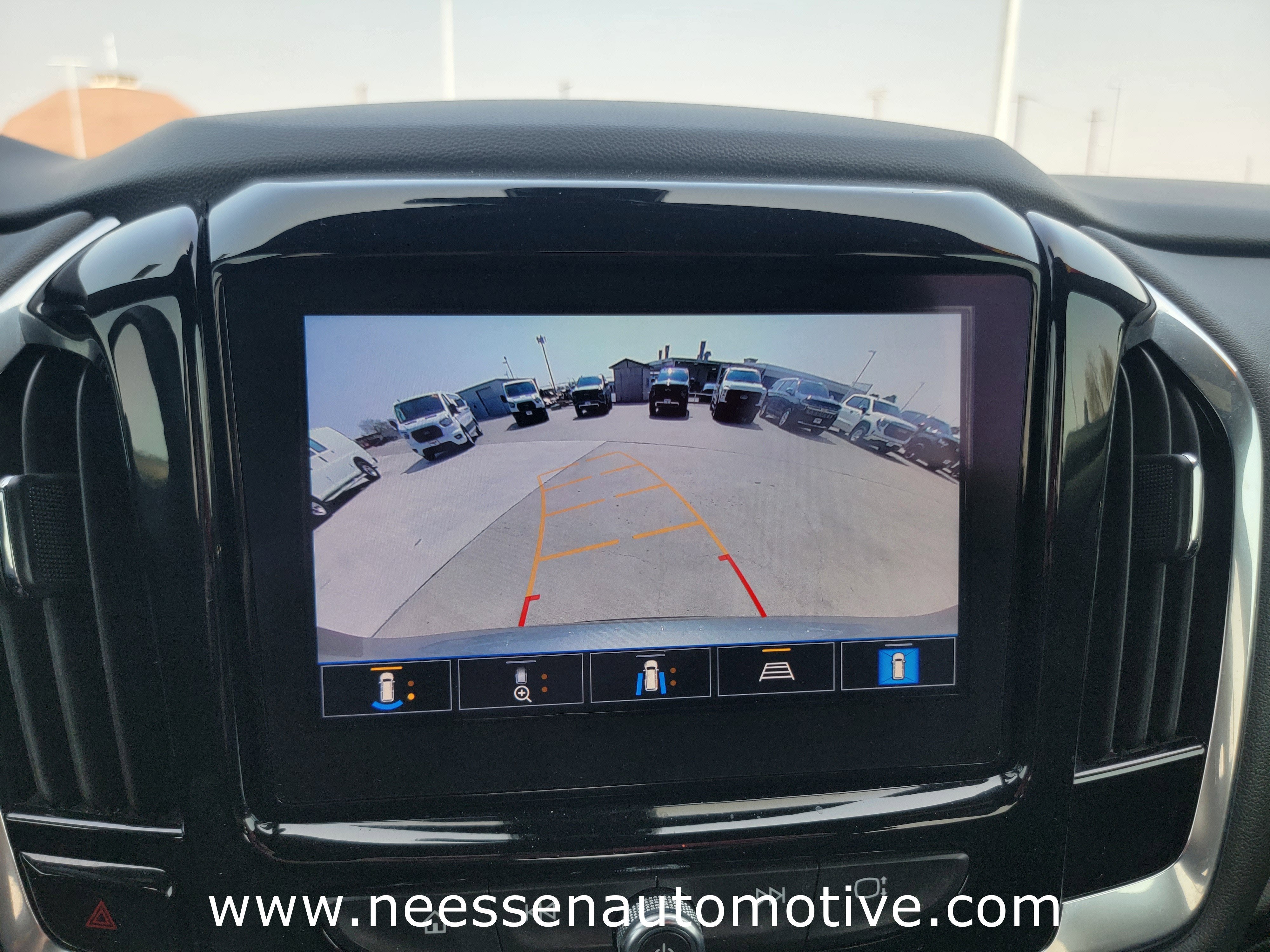 2023 Chevrolet Traverse Base