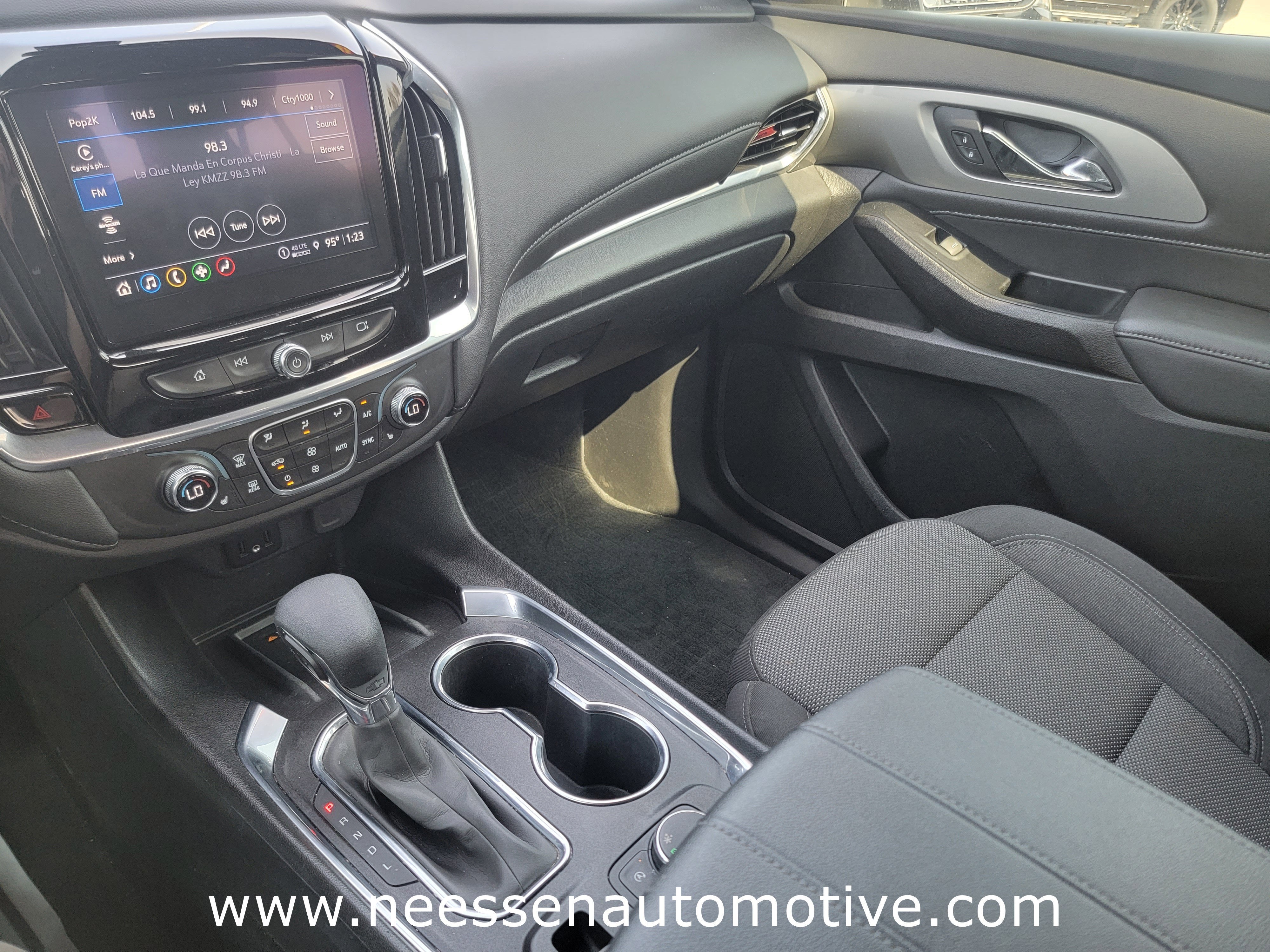 2023 Chevrolet Traverse Base