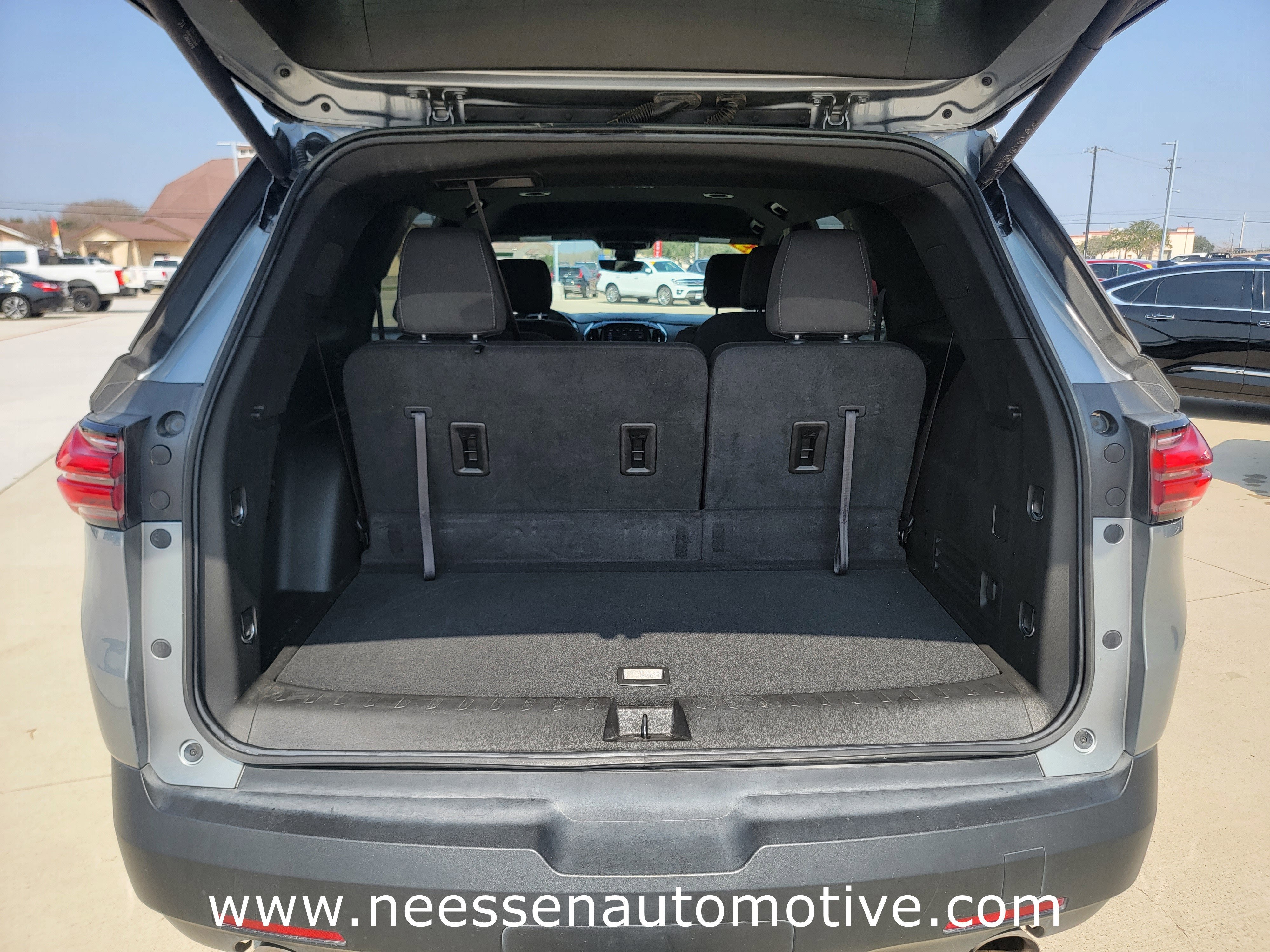 2023 Chevrolet Traverse Base