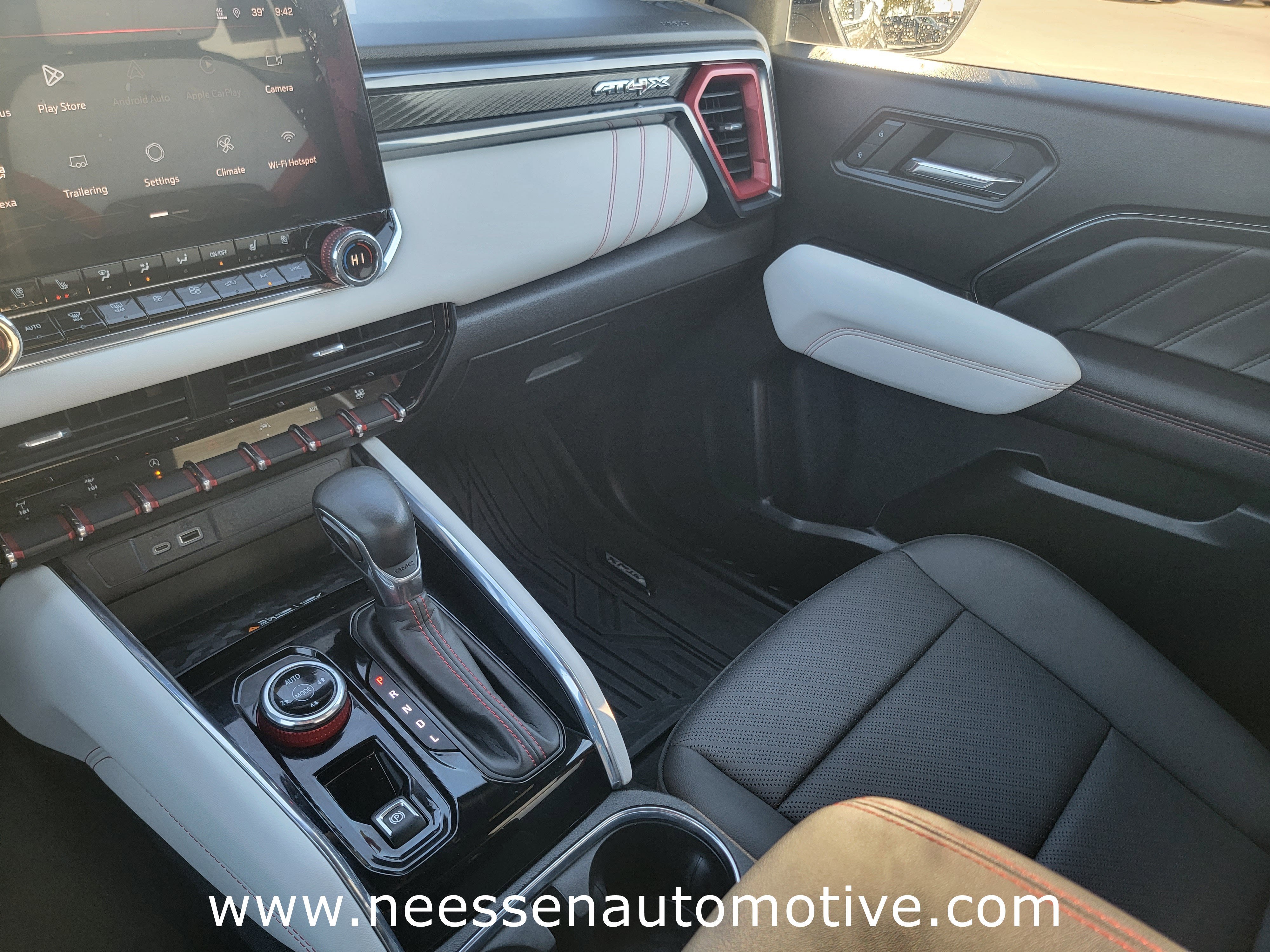 2023 GMC Canyon AT4X