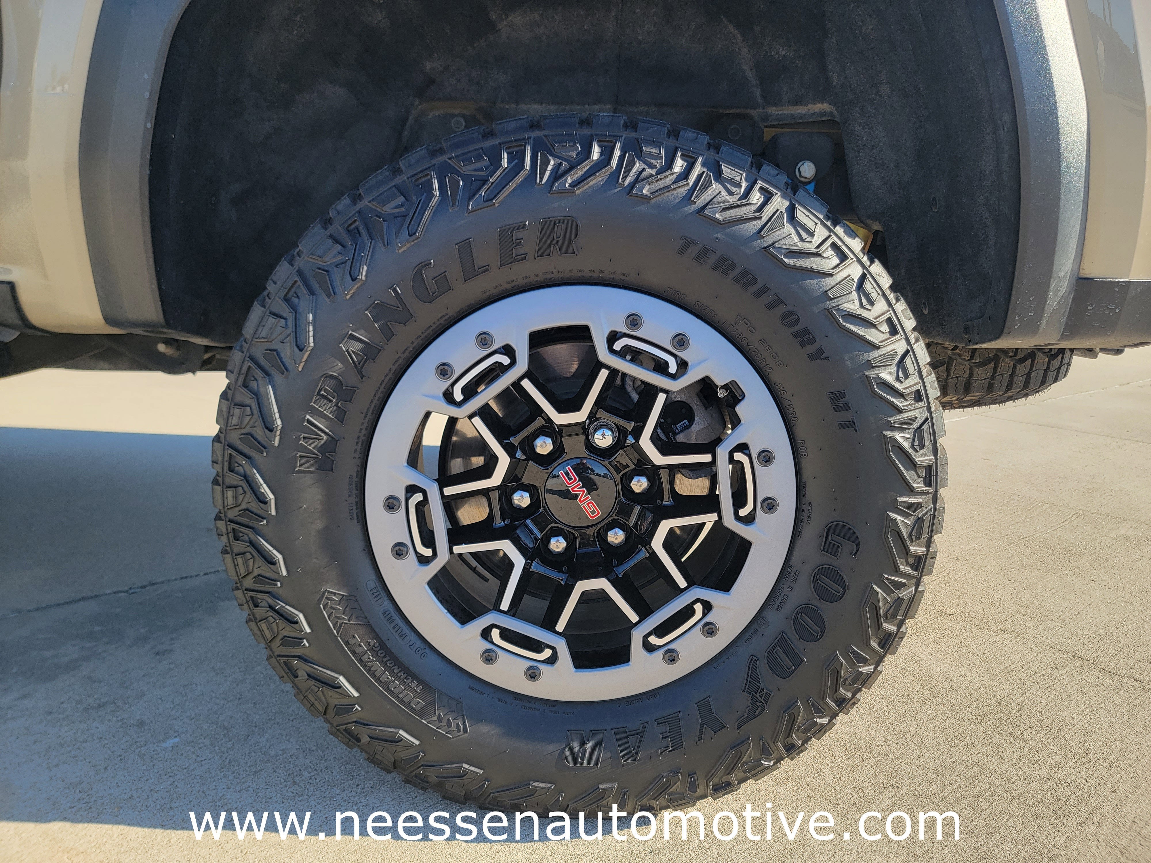 2023 GMC Canyon AT4X