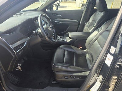 2023 Cadillac XT4 Premium Luxury