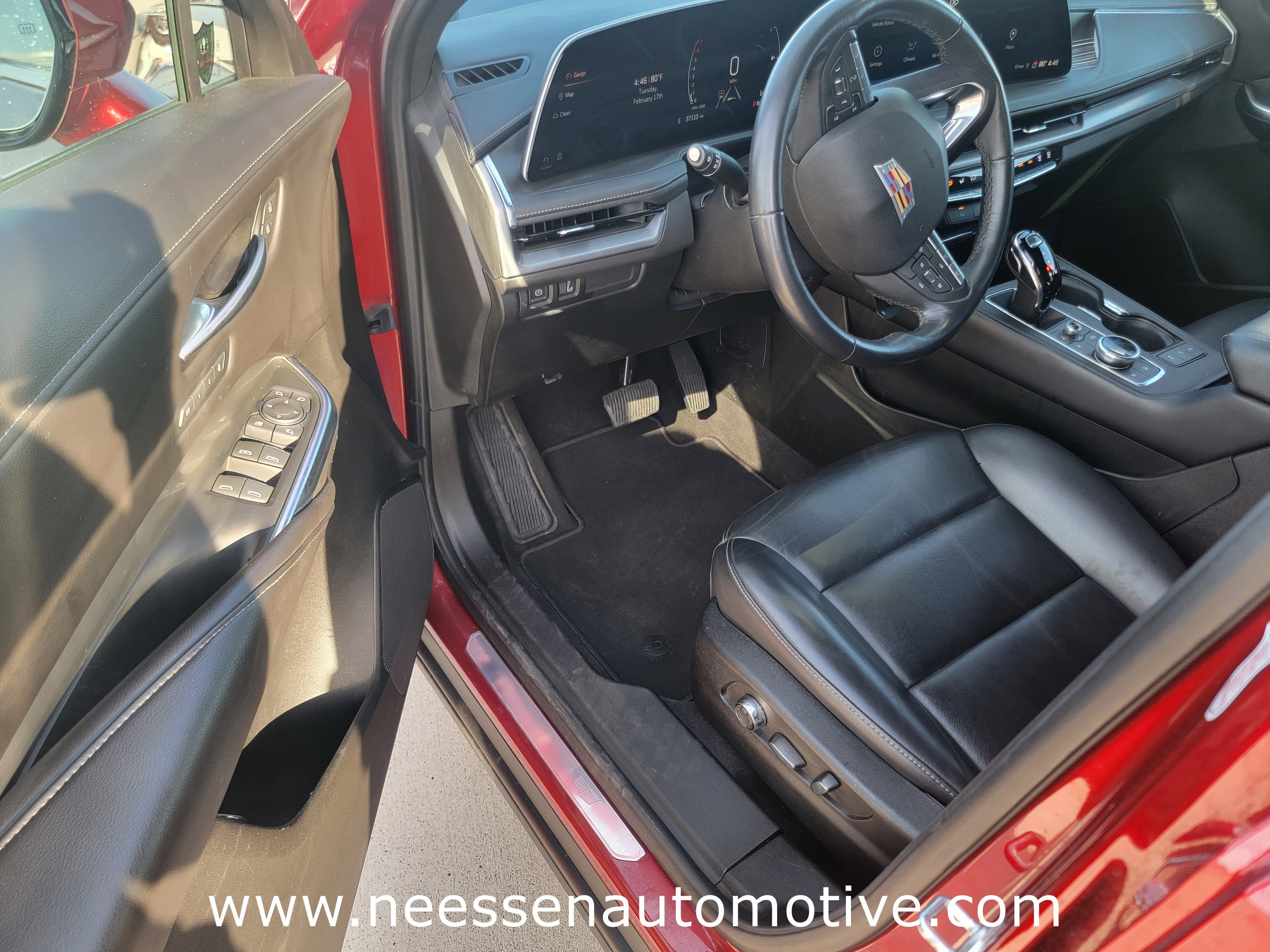 2024 Cadillac XT4 Premium Luxury