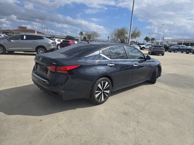 2021 Nissan Altima Base