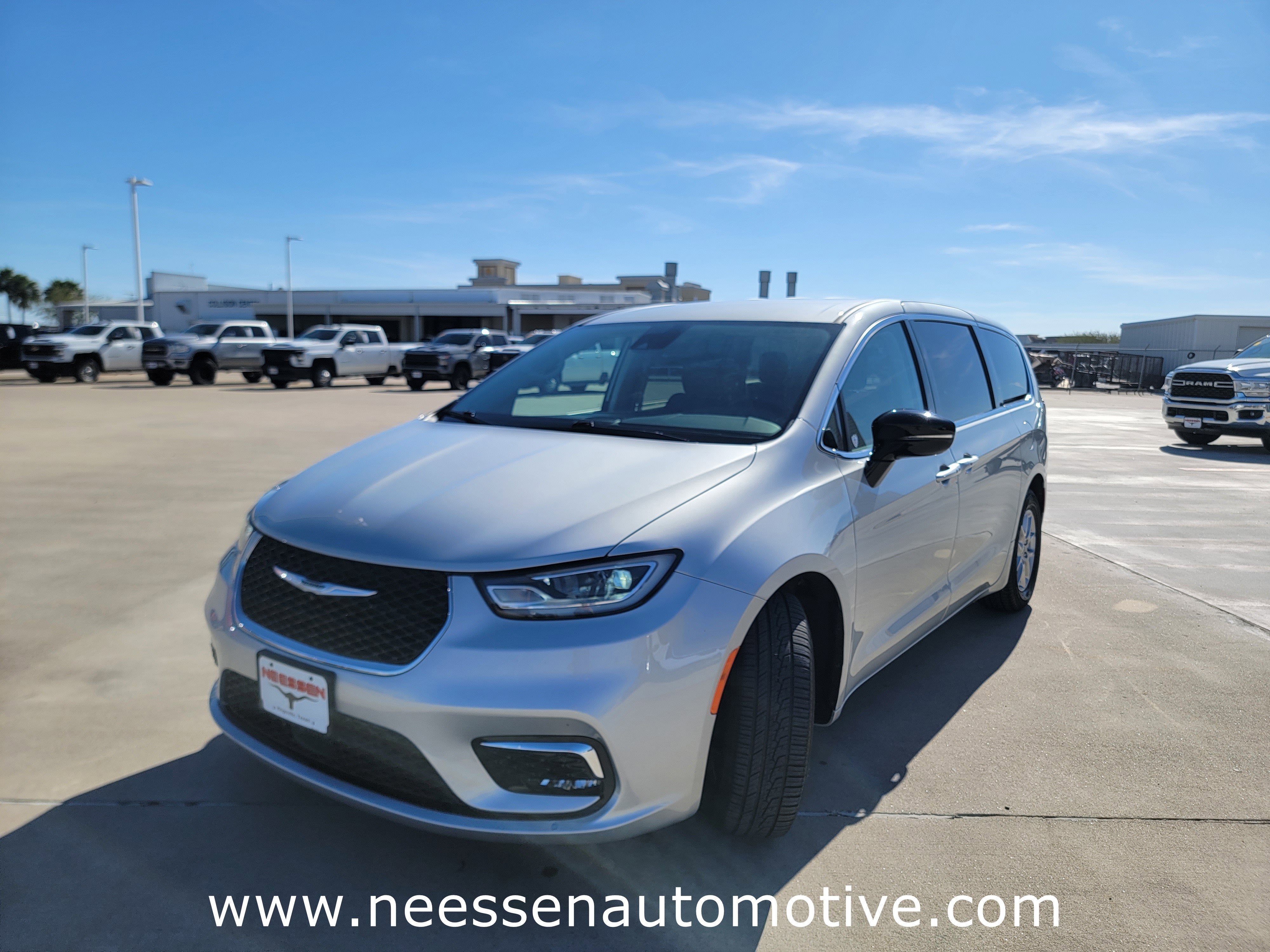 2024 Chrysler Pacifica Touring L