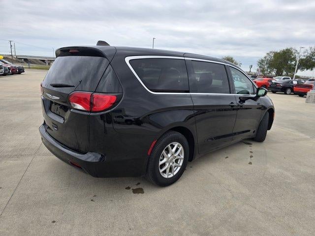 2024 Chrysler Voyager LX