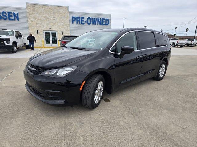 2024 Chrysler Voyager LX