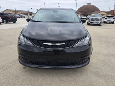 2024 Chrysler Voyager LX