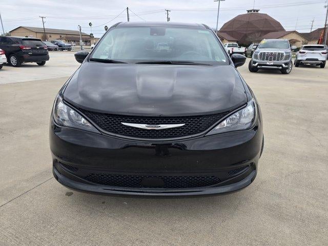 2024 Chrysler Voyager LX