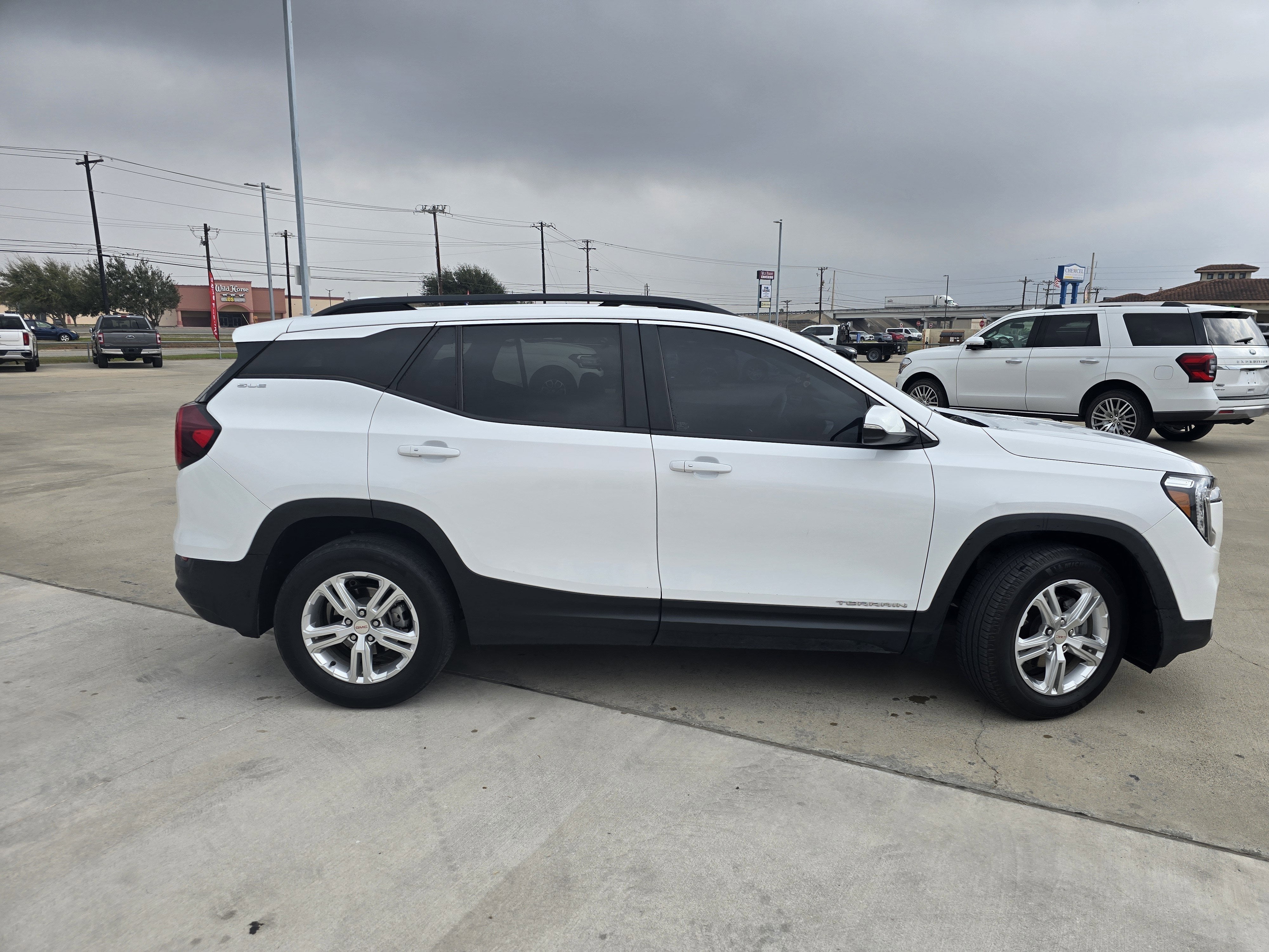 Used 2022 GMC Terrain SLE with VIN 3GKALMEV2NL144851 for sale in Kingsville, TX