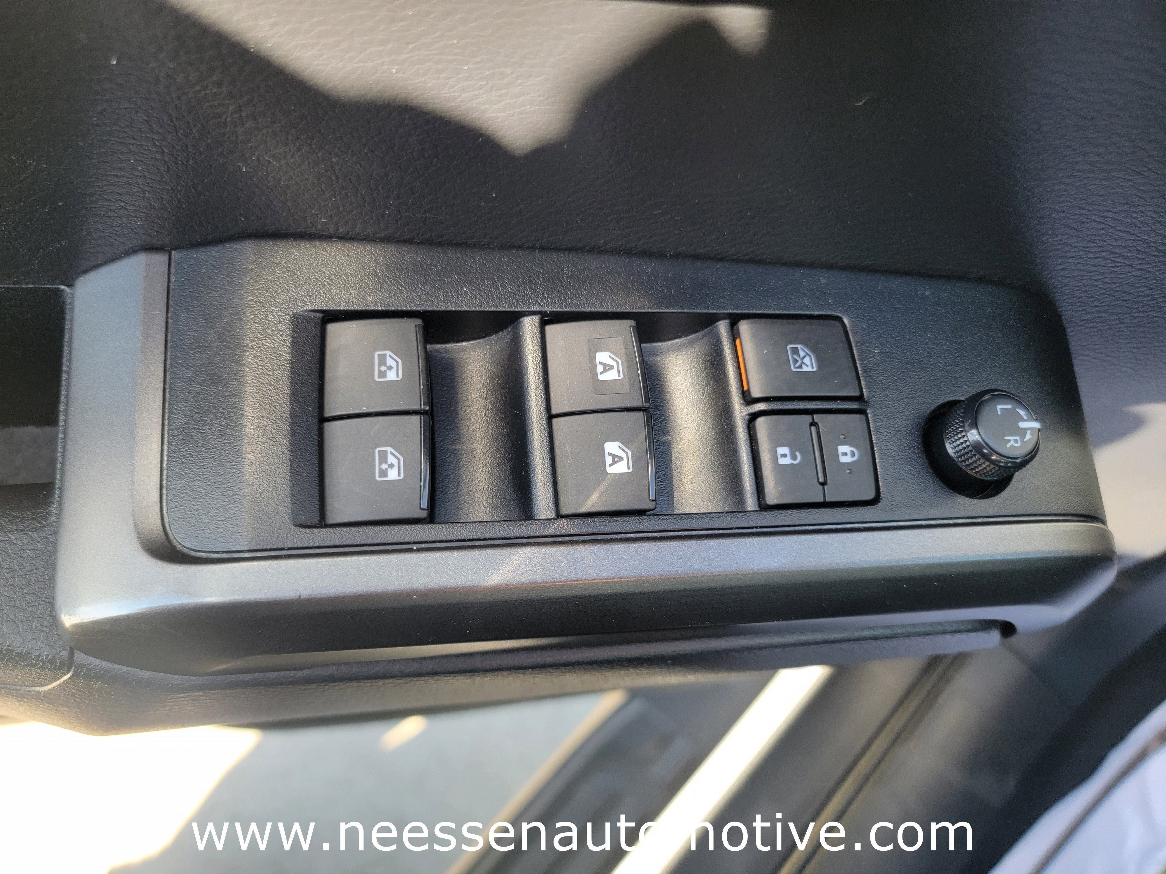 2022 Toyota Tacoma 4WD SR