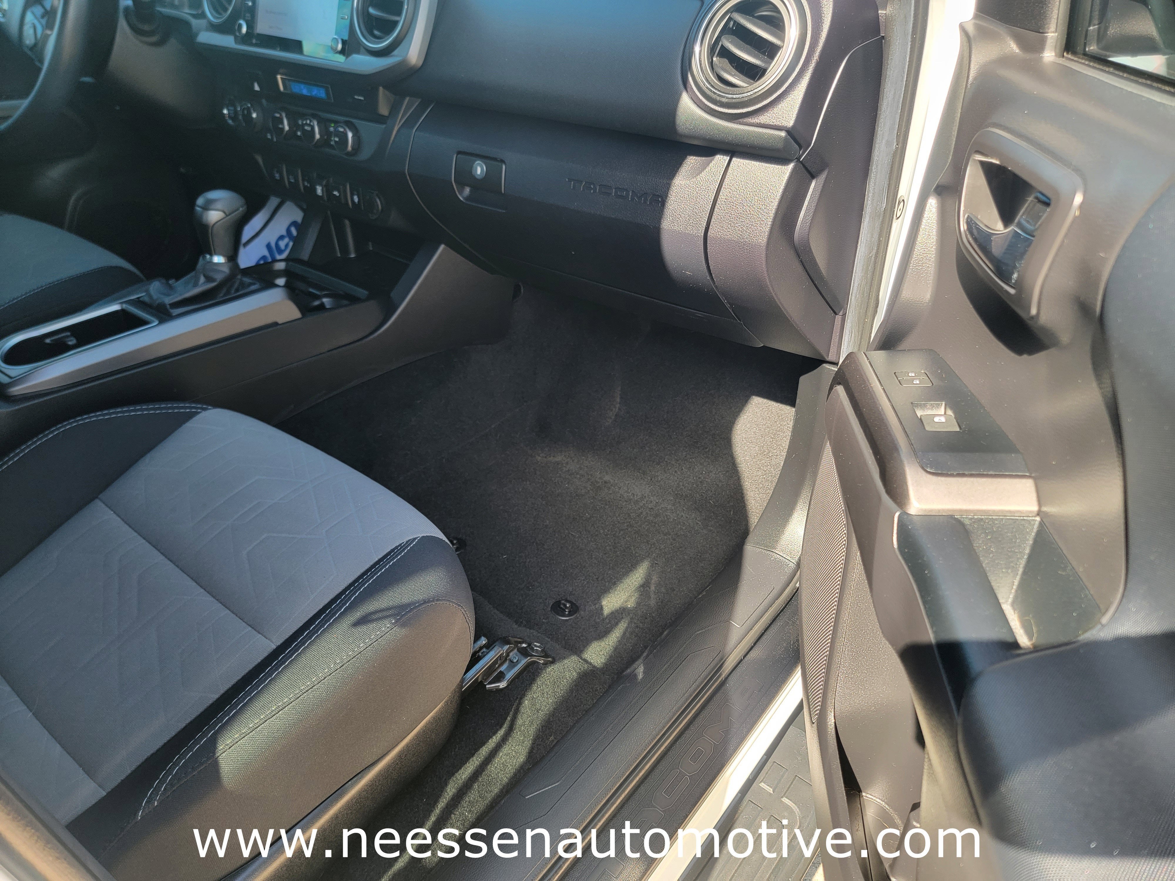 2022 Toyota Tacoma 4WD SR