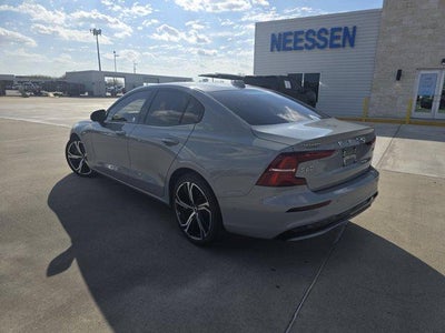 2024 Volvo S60 Plus Dark Theme