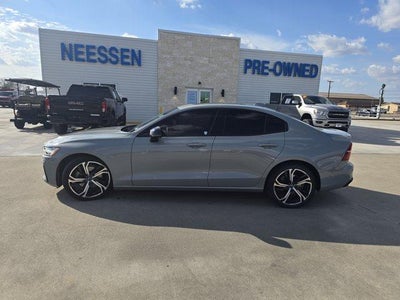 2024 Volvo S60 Plus Dark Theme