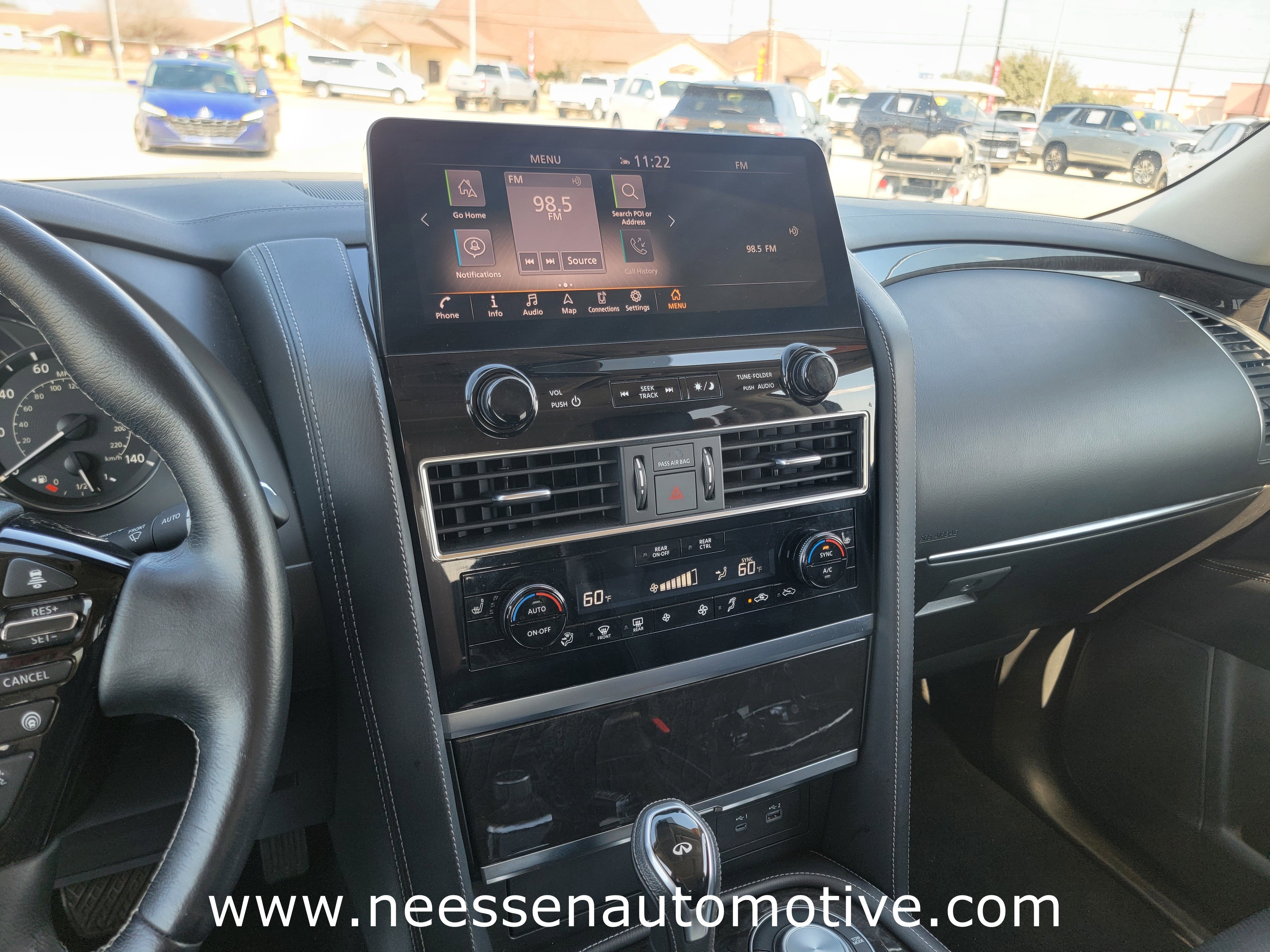 2024 INFINITI QX80 LUXE