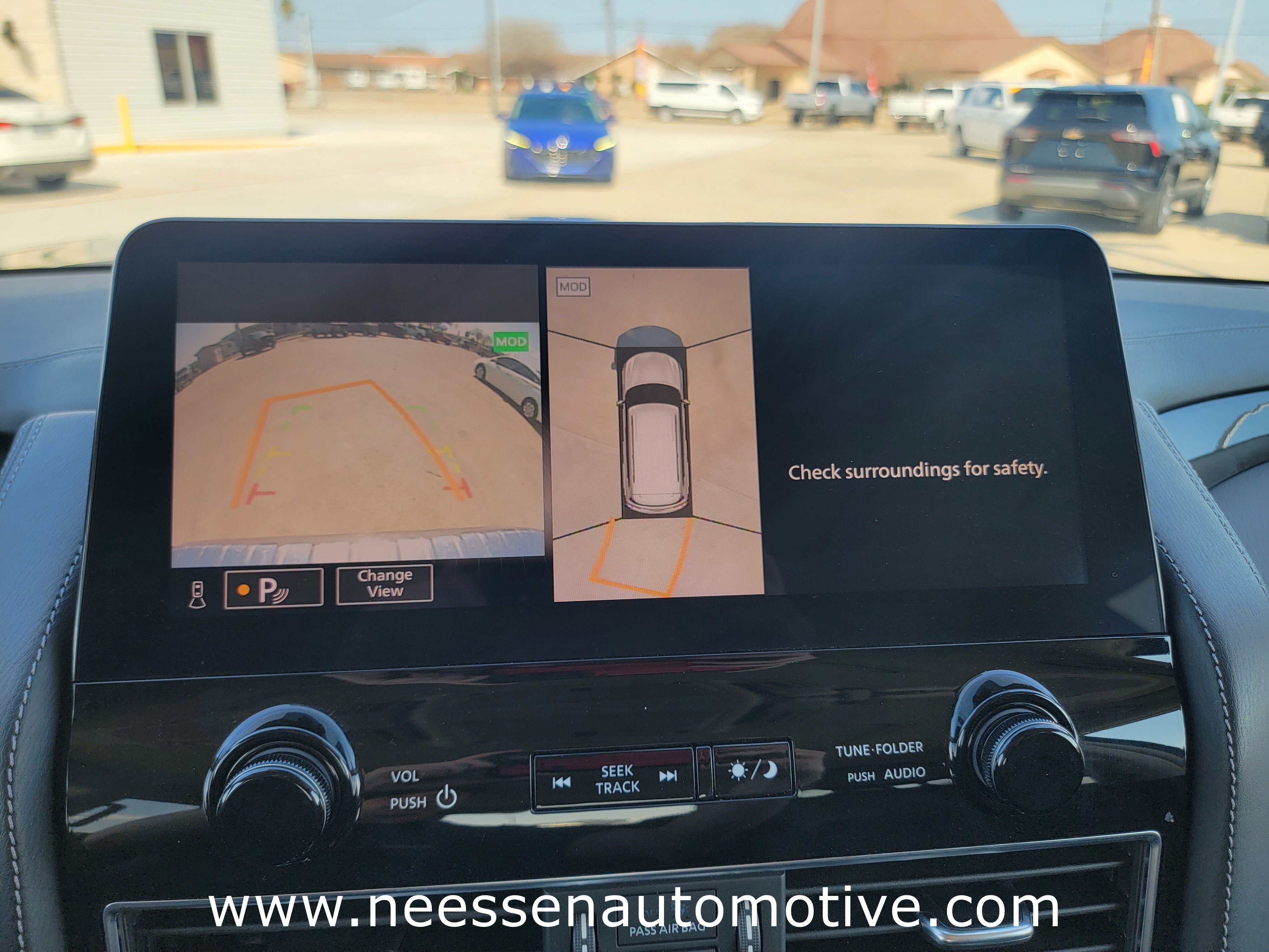 2024 INFINITI QX80 LUXE