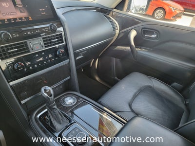 2024 INFINITI QX80 LUXE