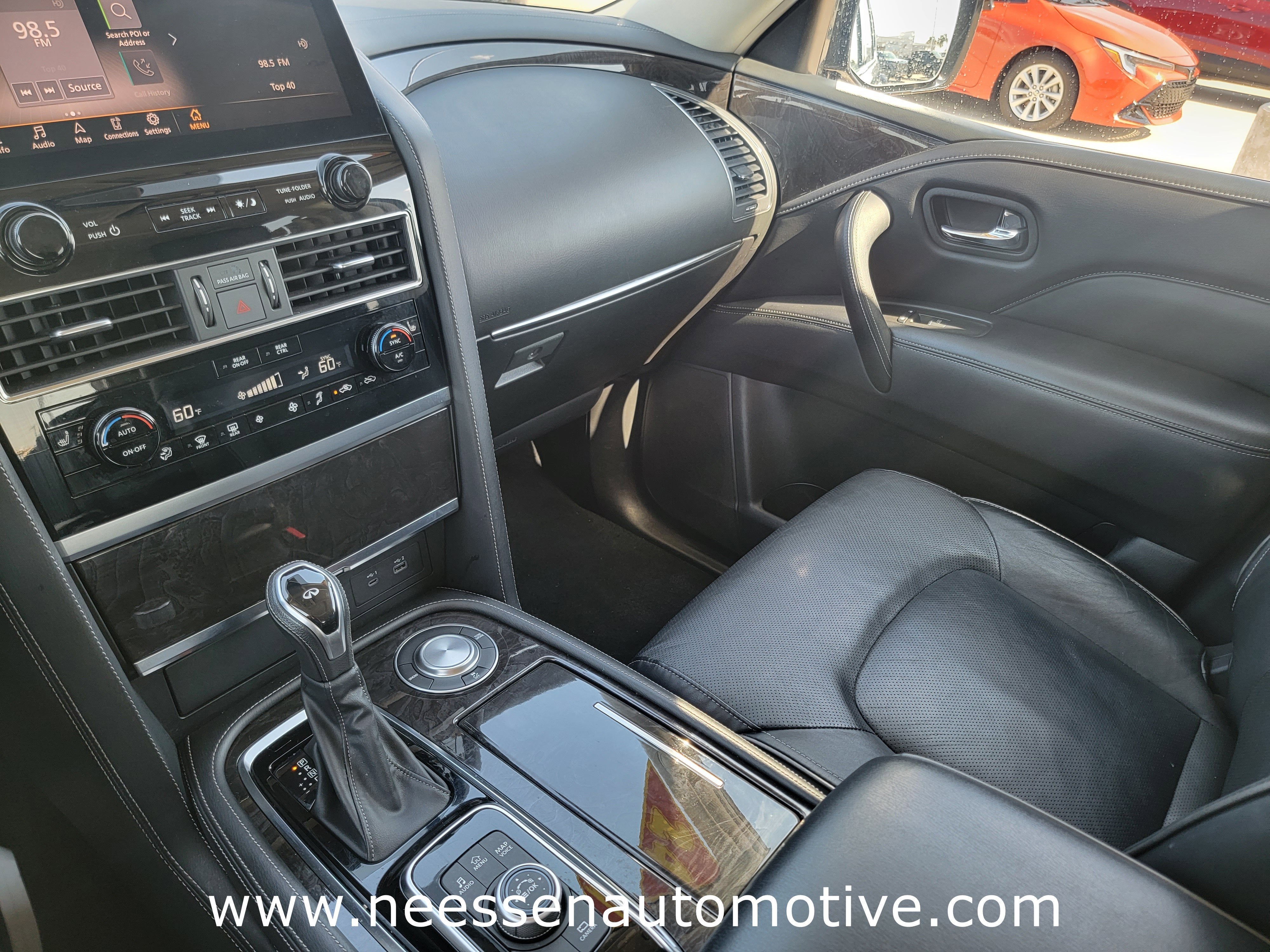 2024 INFINITI QX80 LUXE