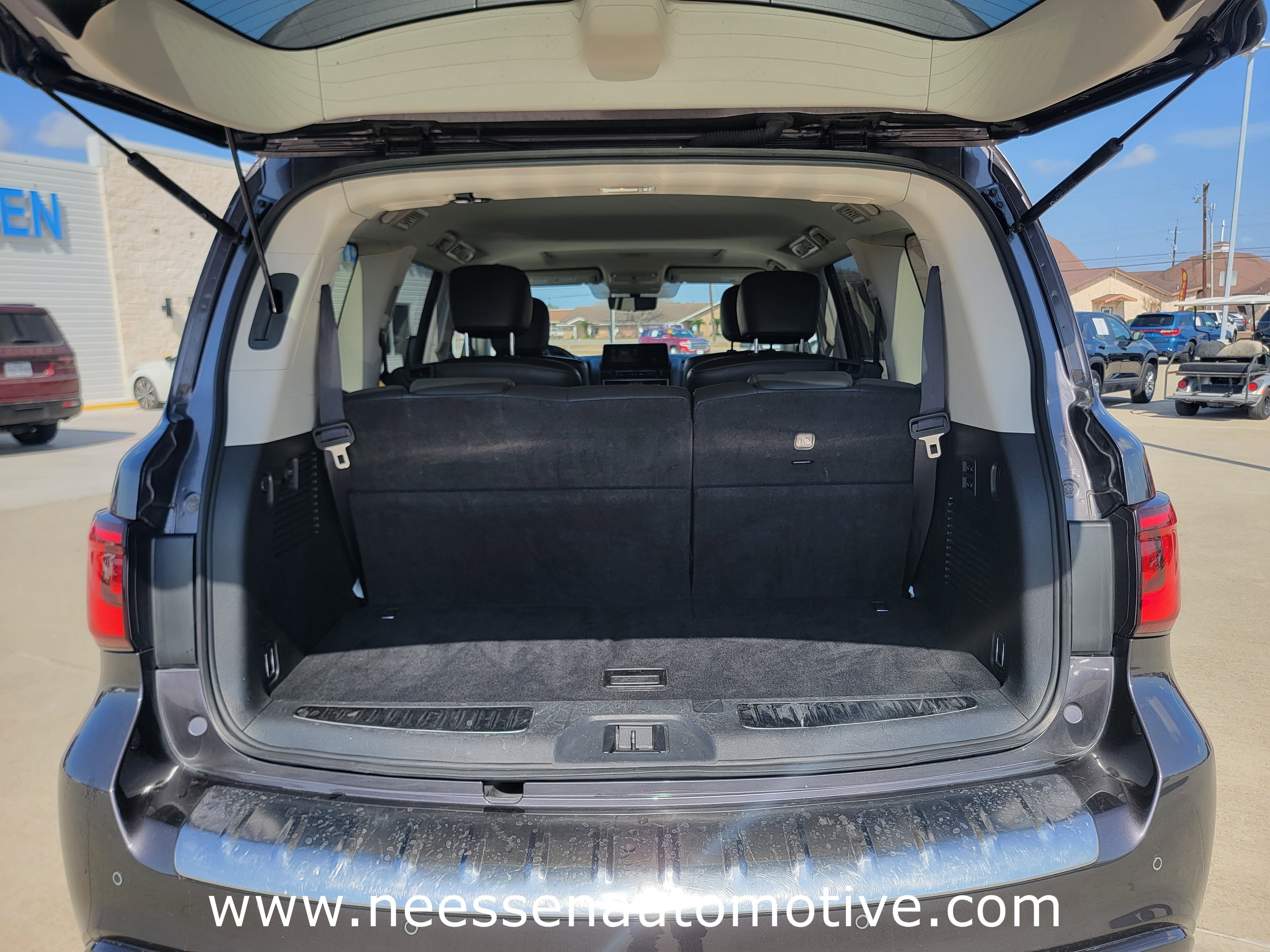 2024 INFINITI QX80 LUXE