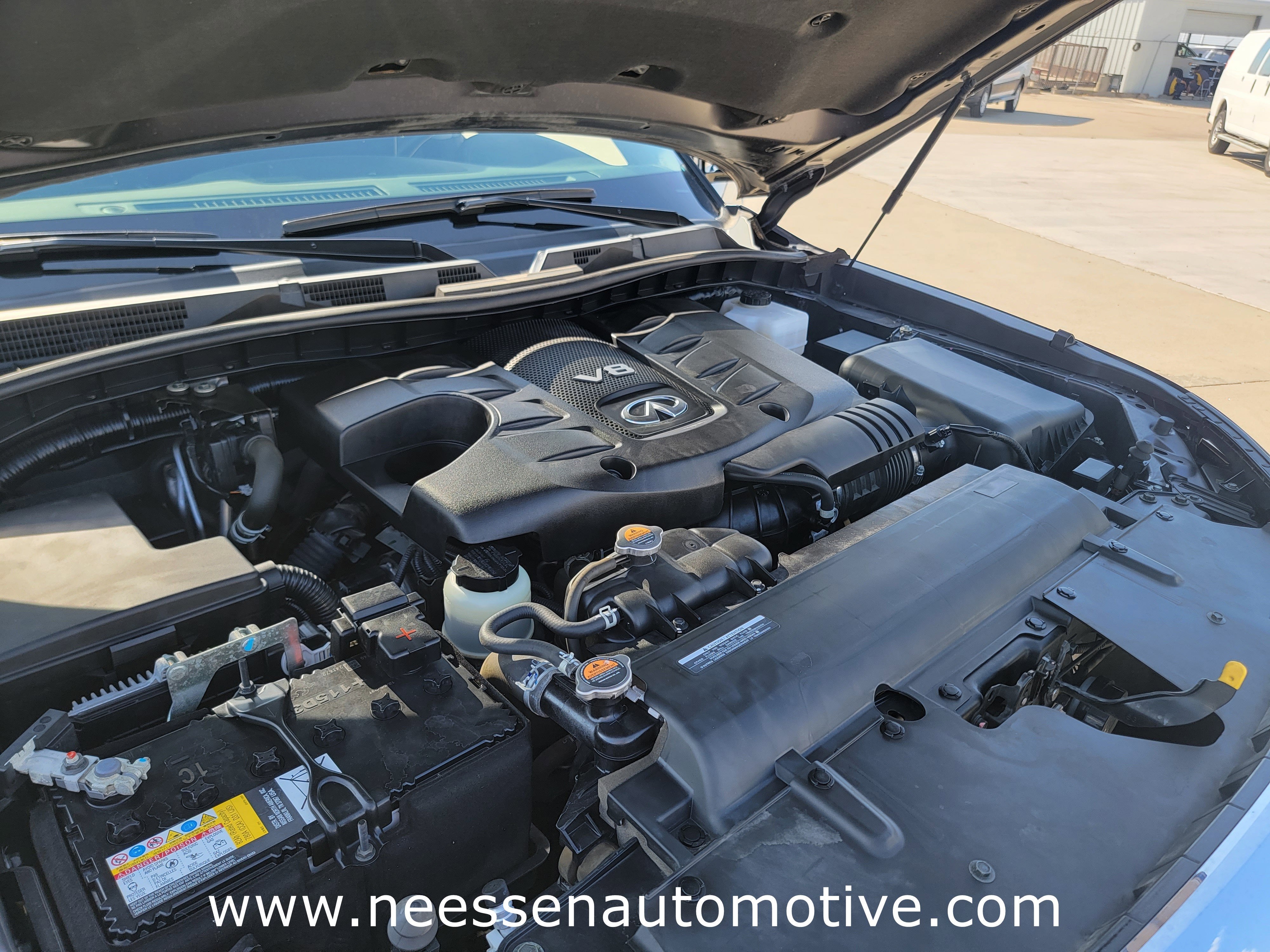 2024 INFINITI QX80 LUXE