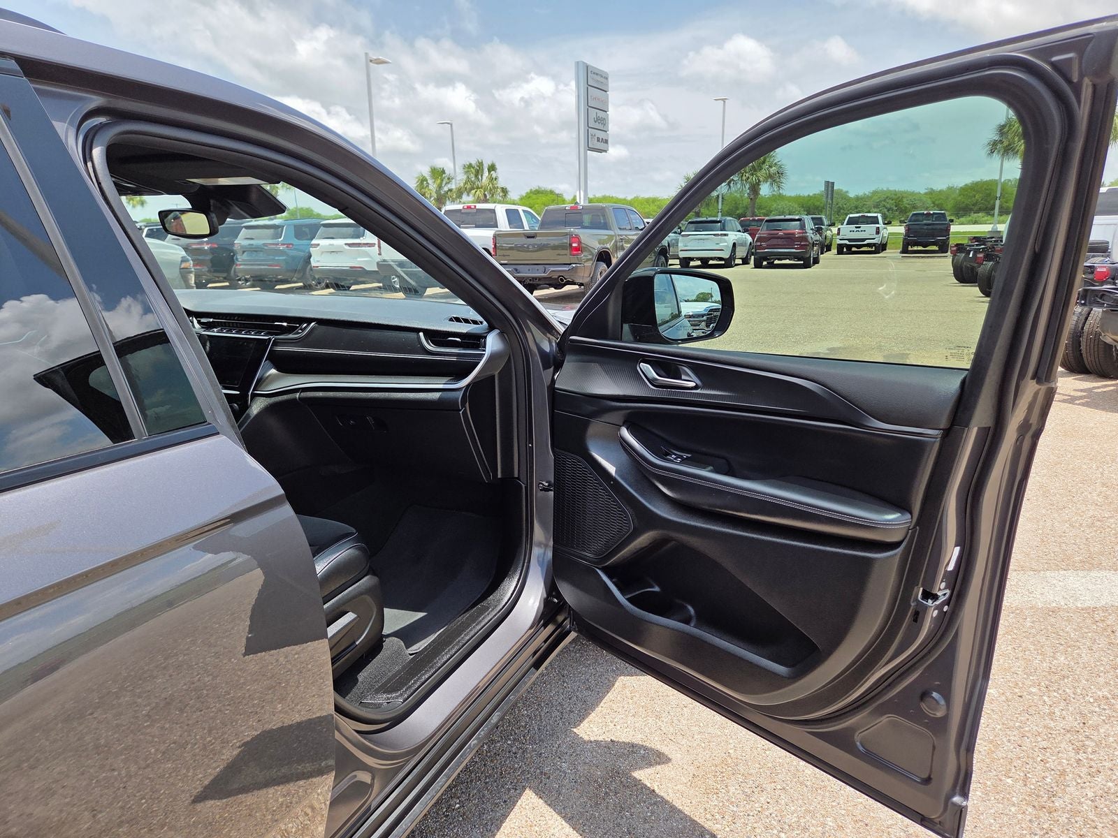 2024 Jeep Grand Cherokee Altitude X