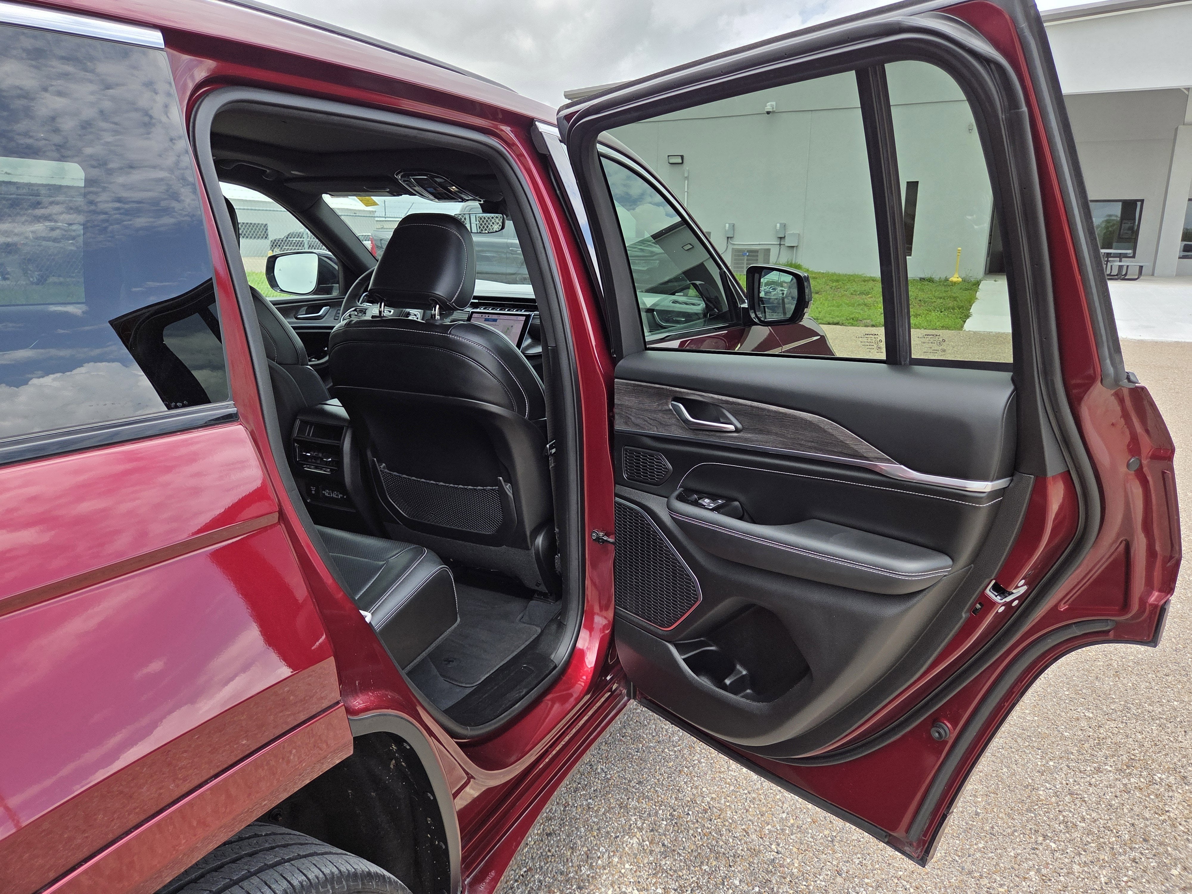 2023 Jeep Grand Cherokee Overland