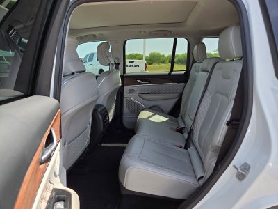 2022 Jeep Grand Cherokee Summit