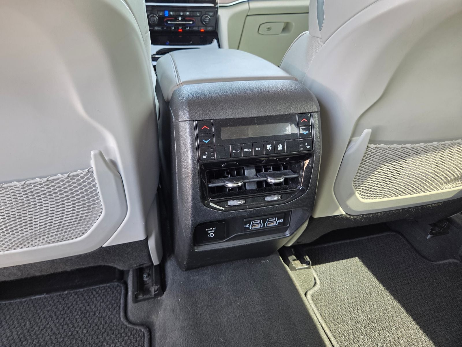 2022 Jeep Grand Cherokee Summit