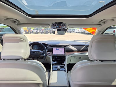 2022 Jeep Grand Cherokee Summit