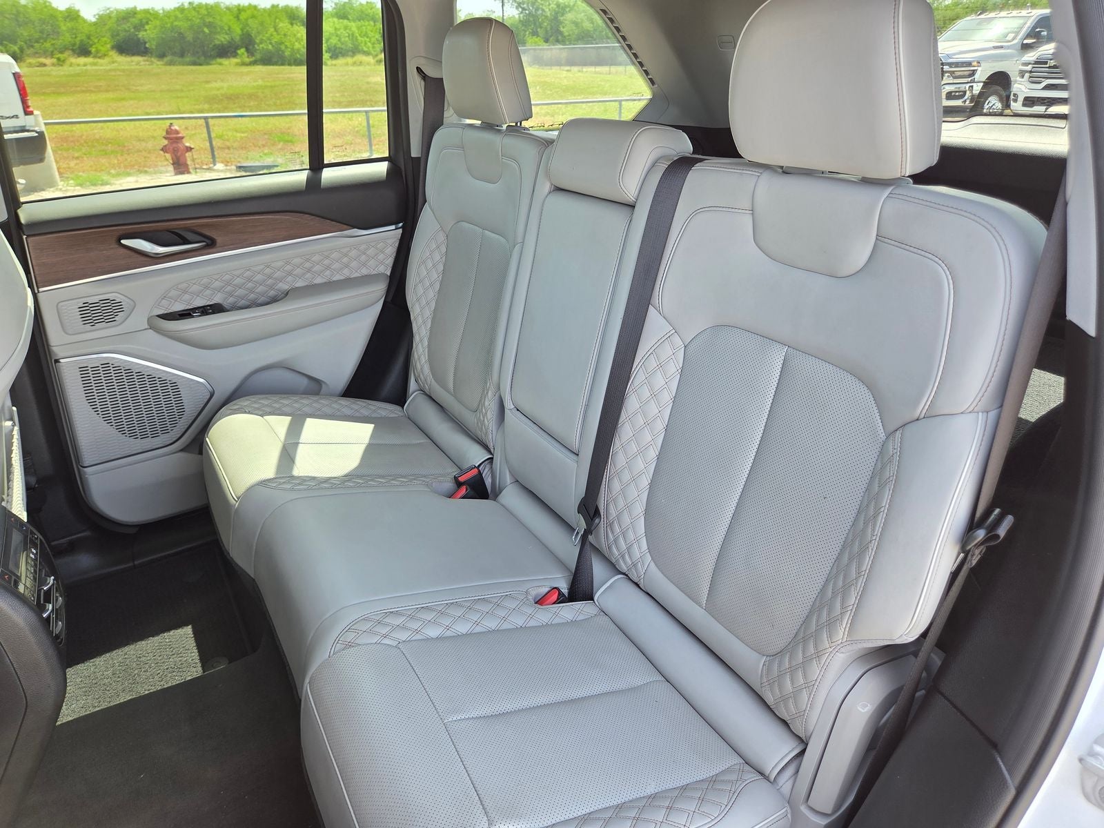2022 Jeep Grand Cherokee Summit