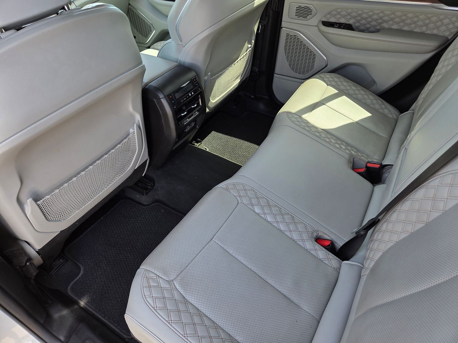 2022 Jeep Grand Cherokee Summit