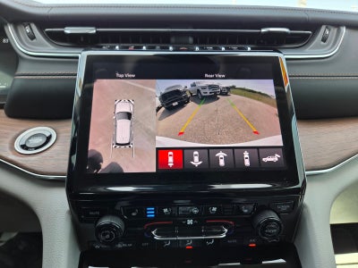 2022 Jeep Grand Cherokee Summit