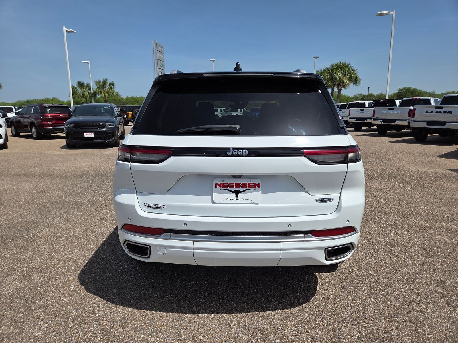 2022 Jeep Grand Cherokee Summit