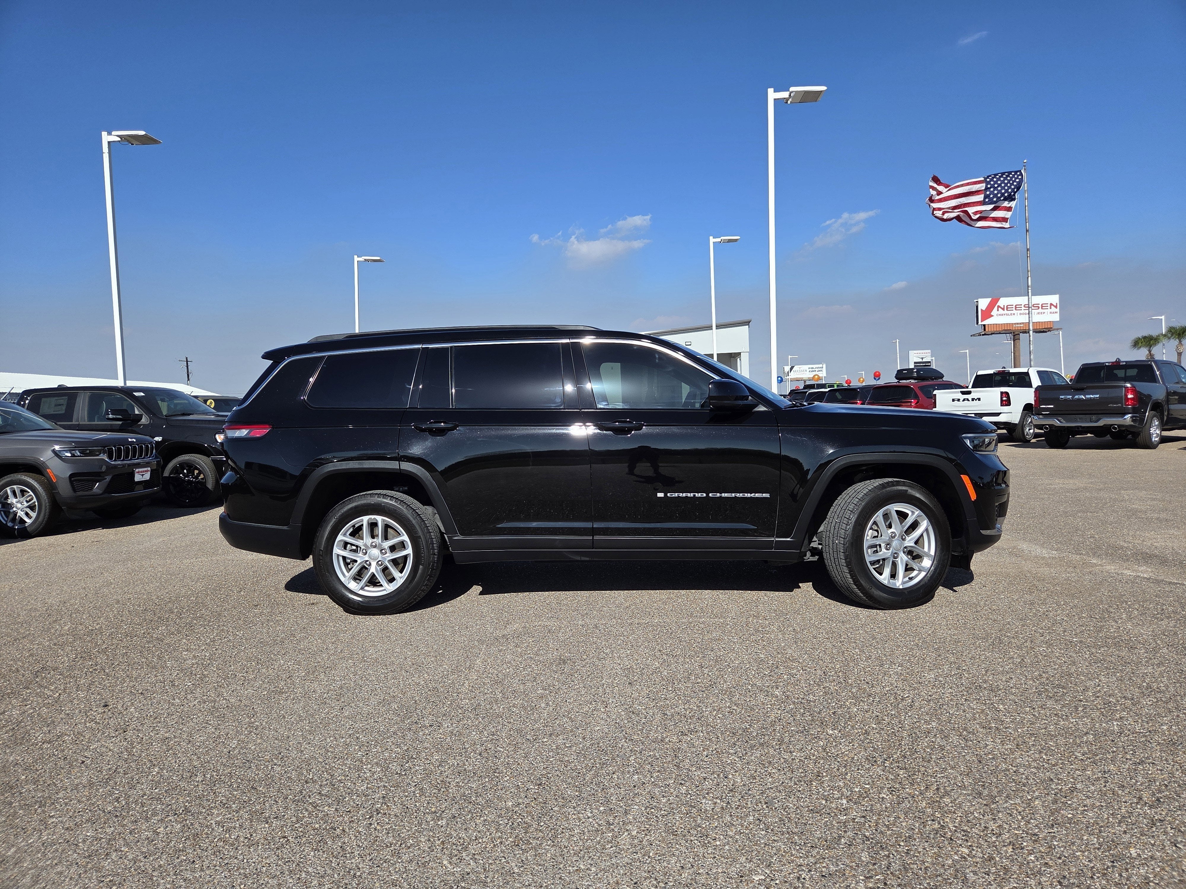 2025 Jeep Grand Cherokee L Laredo