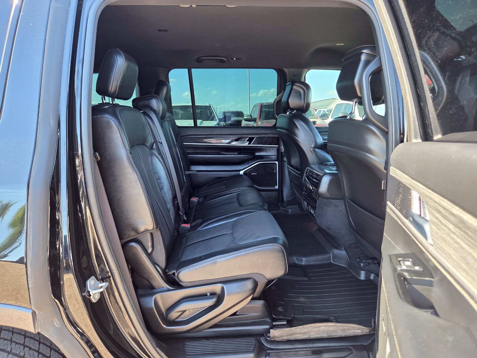 2022 Jeep Wagoneer Series III
