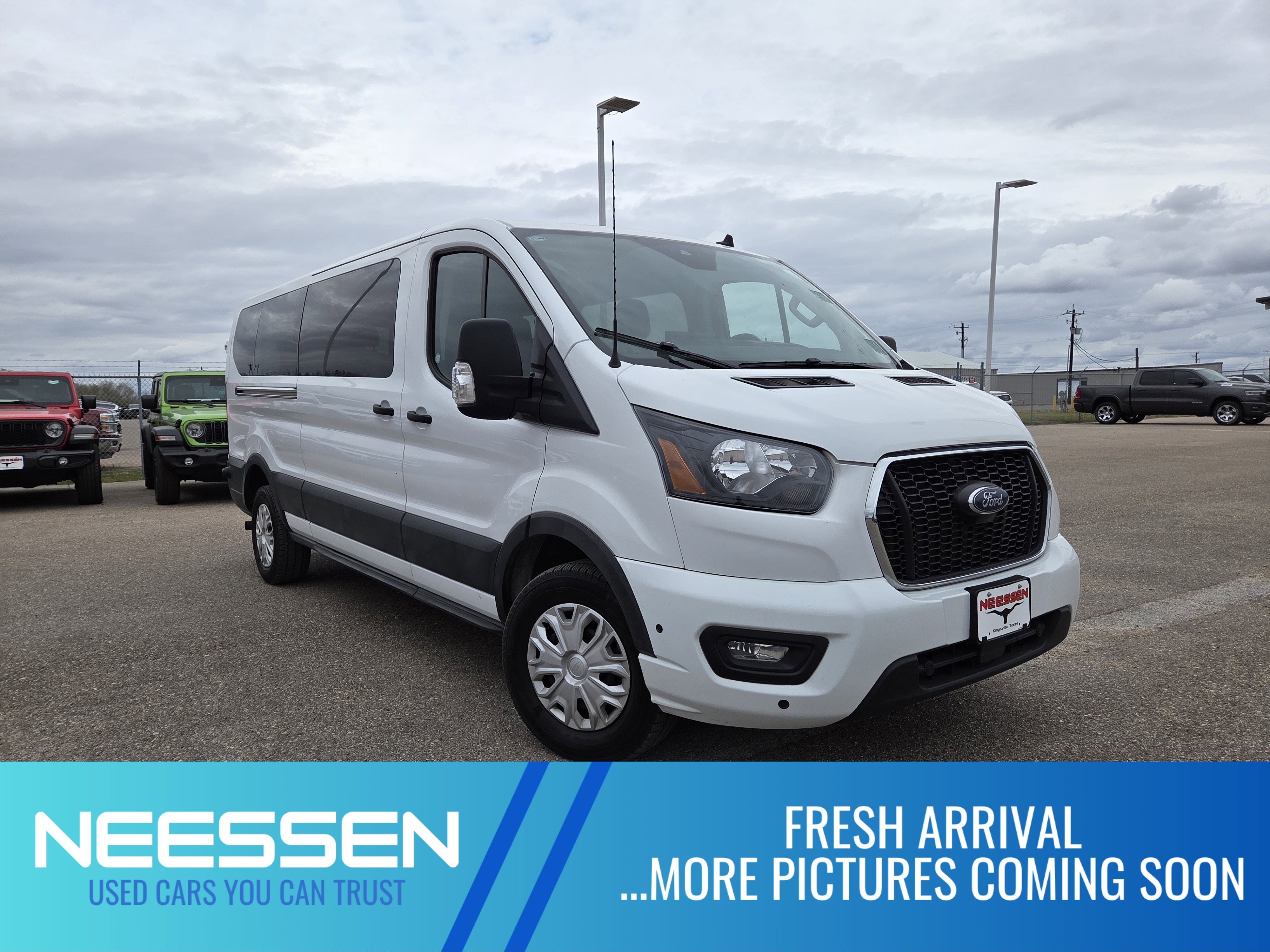 2024 Ford Transit Passenger Wagon XLT