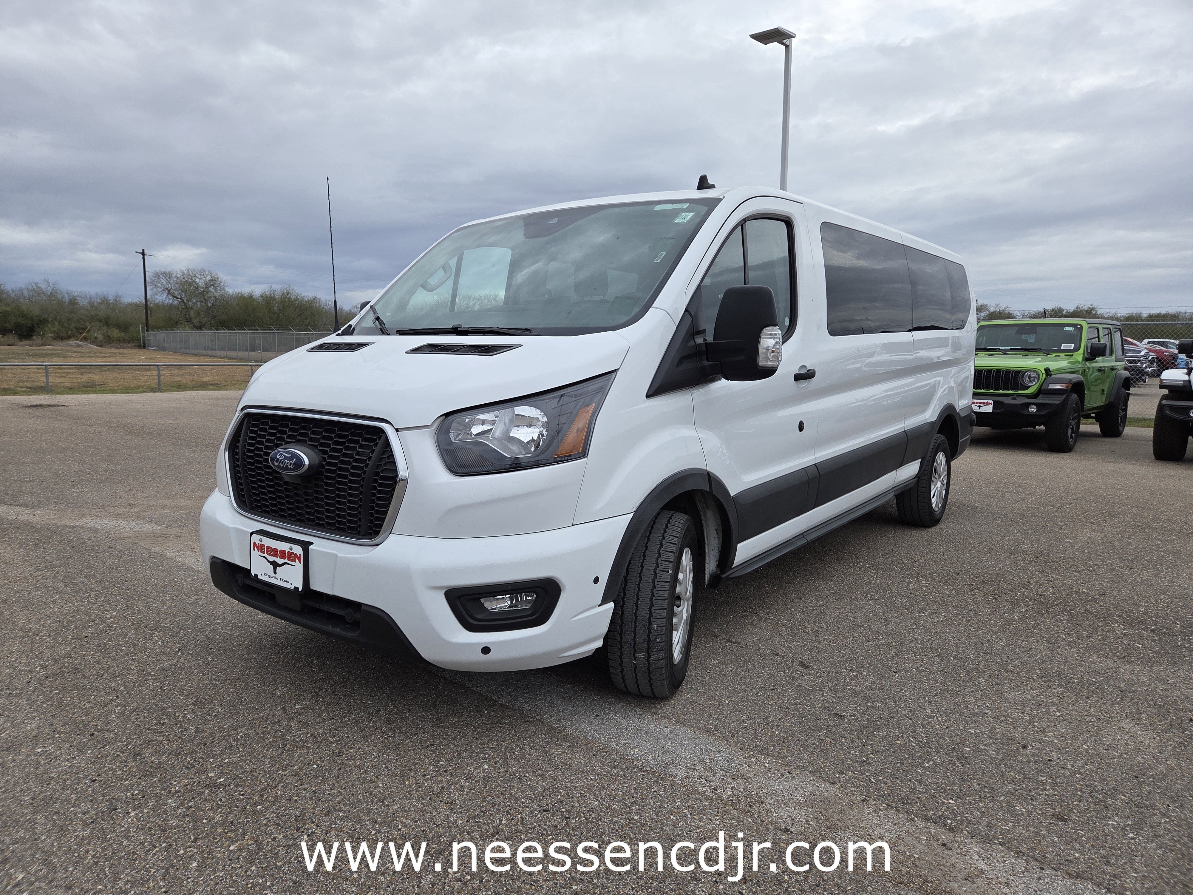 2024 Ford Transit Passenger Wagon XLT