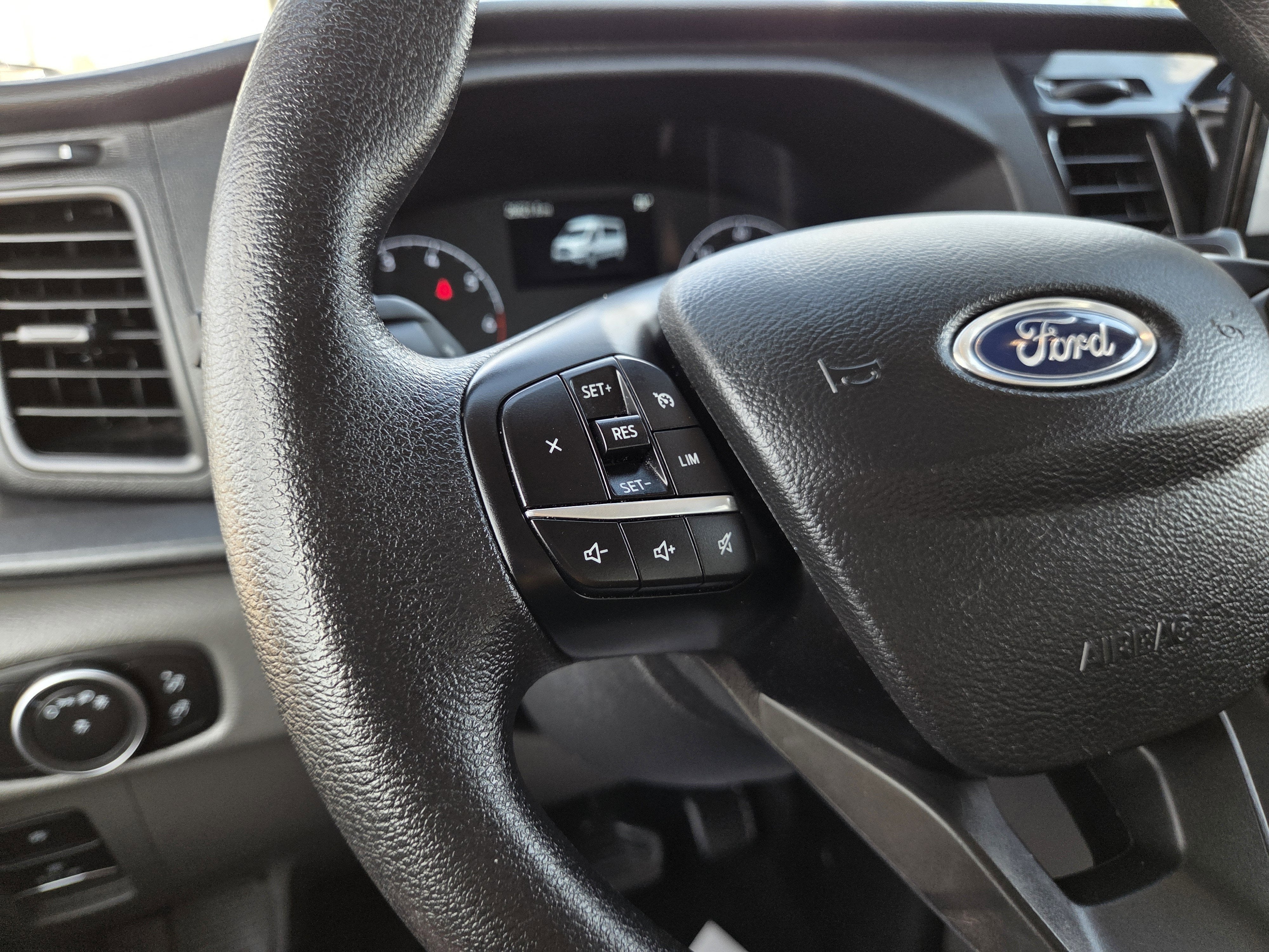 2024 Ford Transit Passenger Wagon XLT