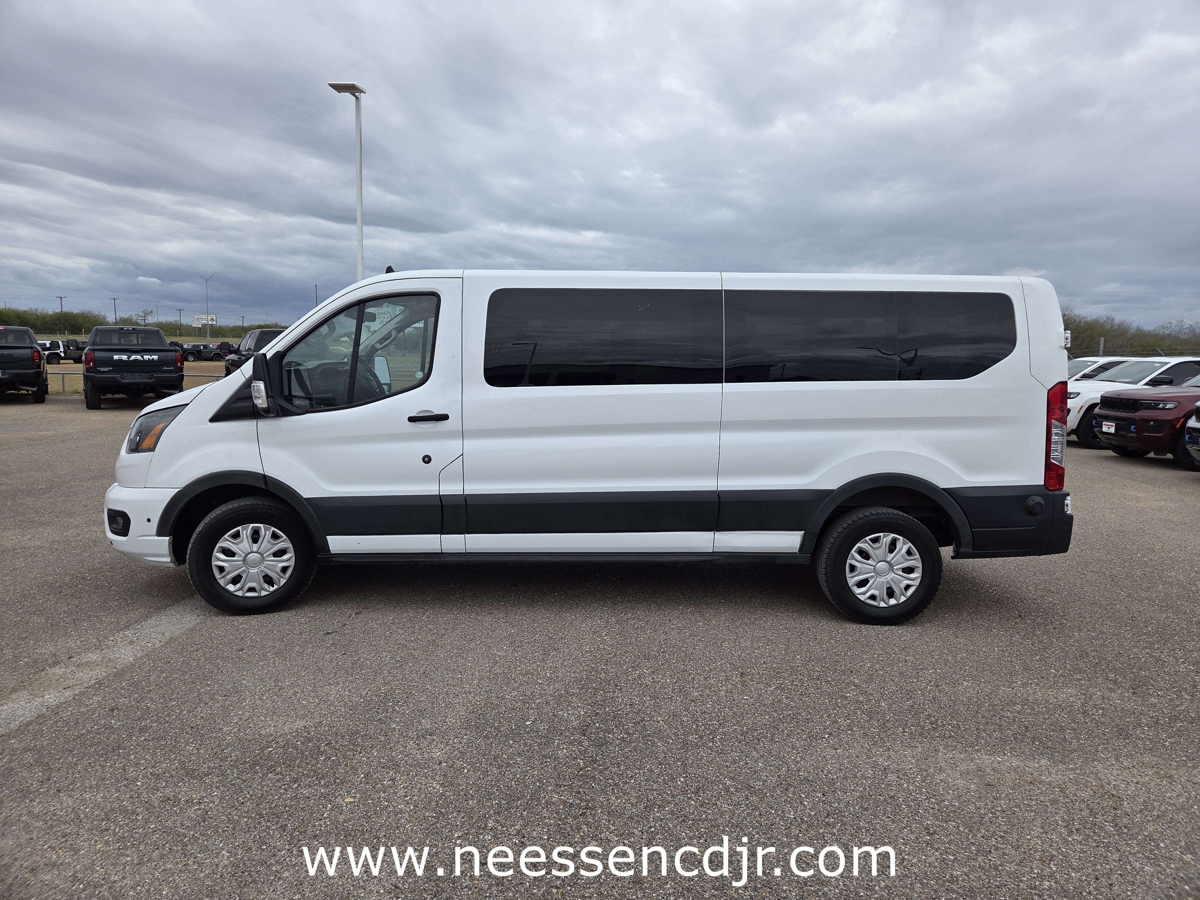2024 Ford Transit Passenger Wagon XLT