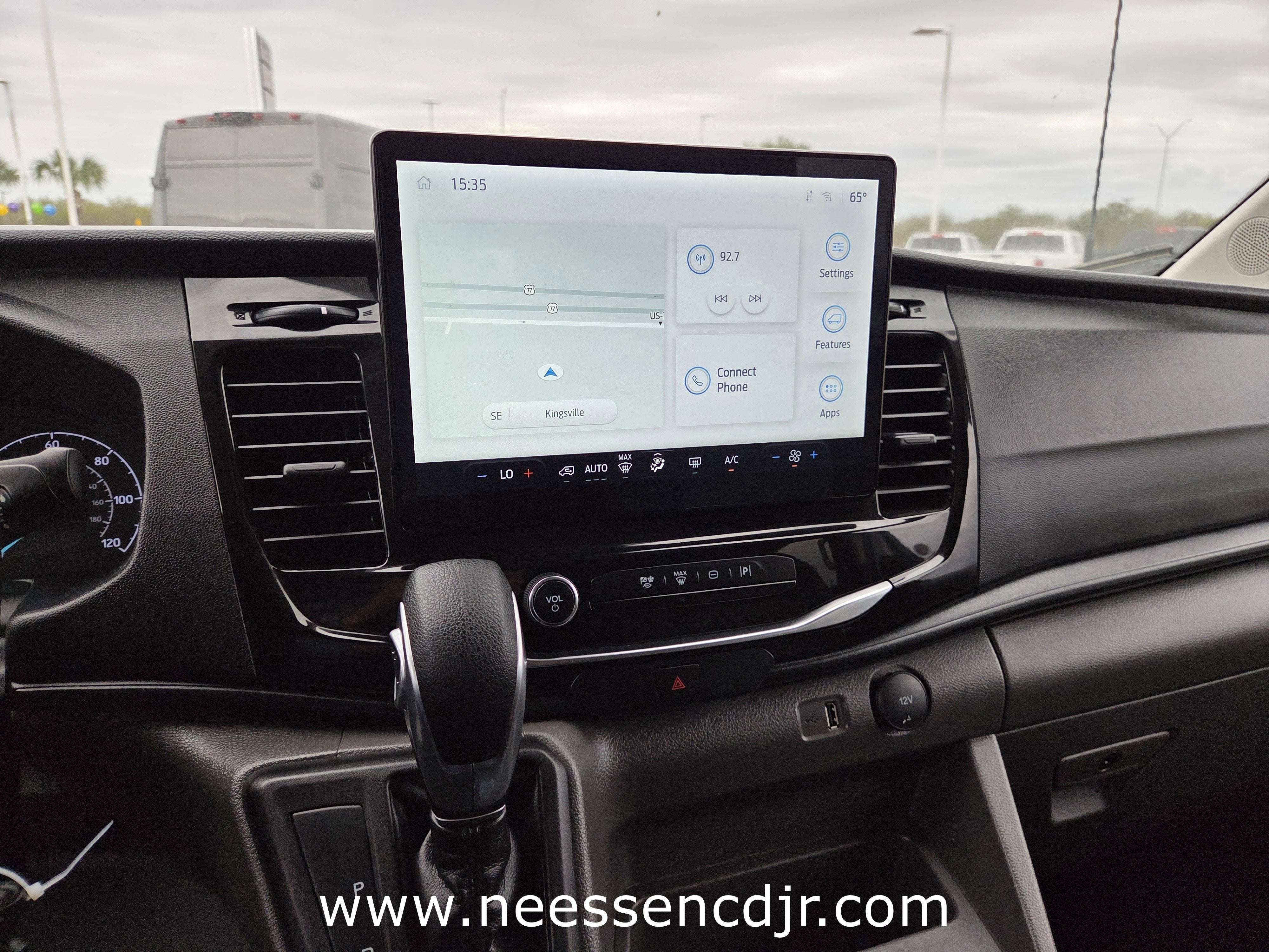 2024 Ford Transit Passenger Wagon XLT