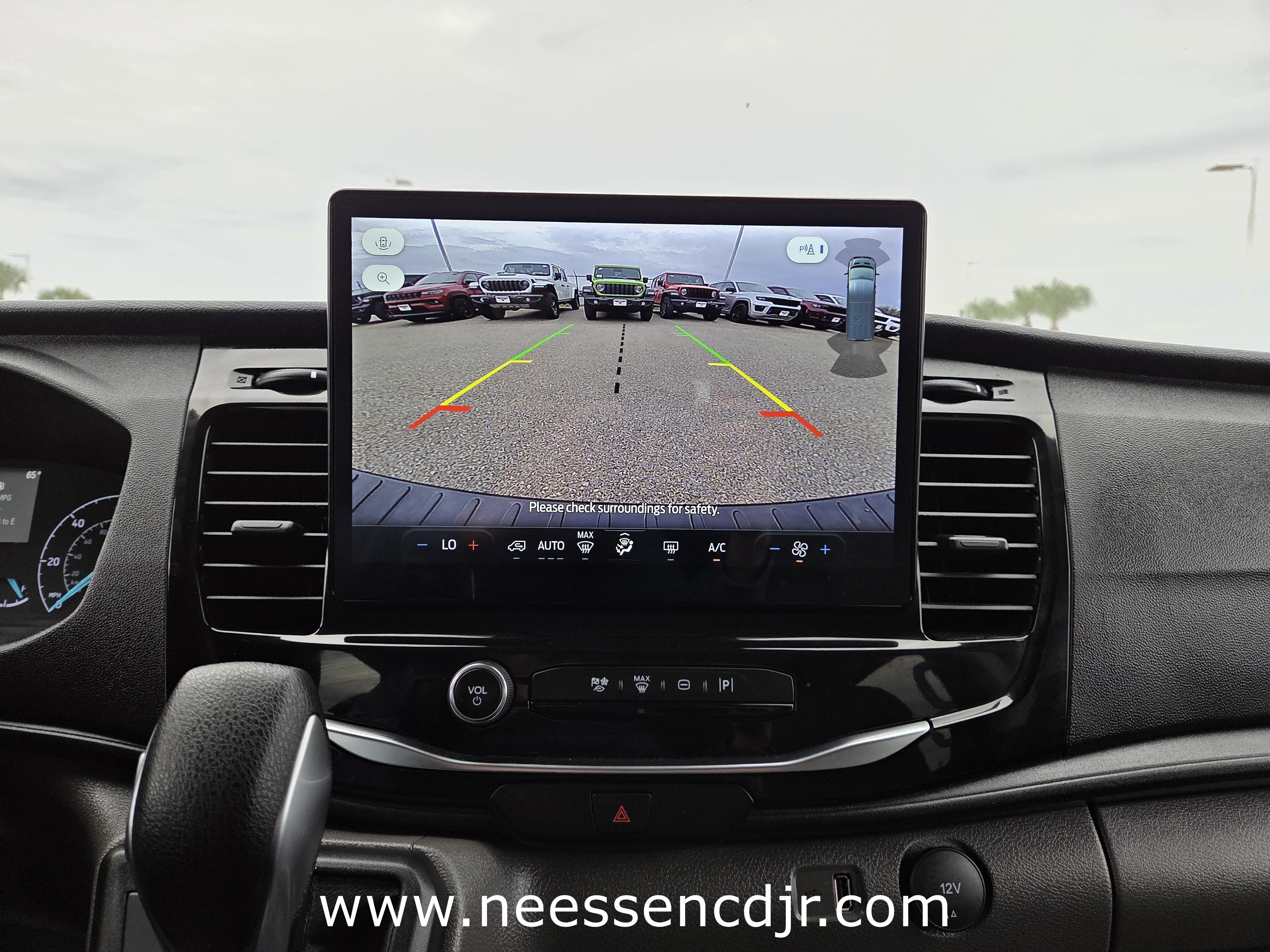 2024 Ford Transit Passenger Wagon XLT