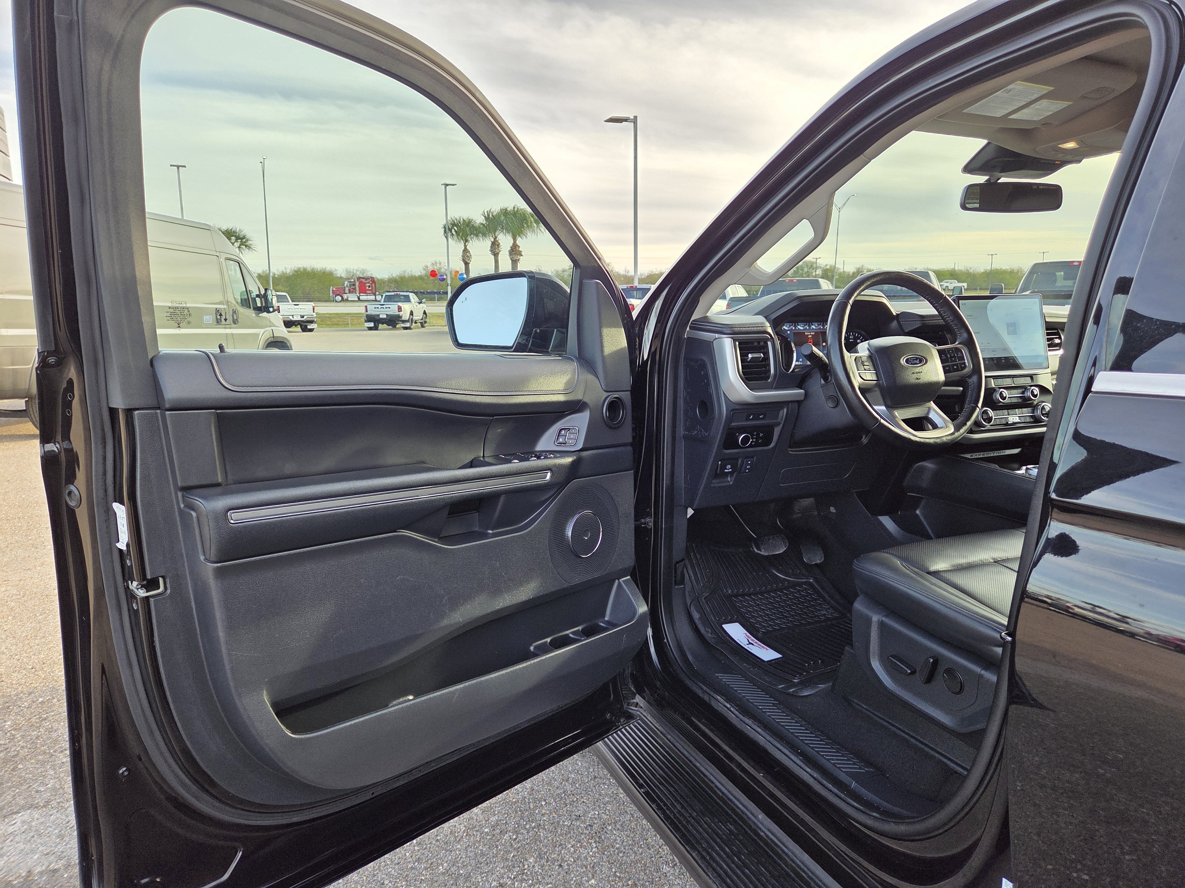 2024 Ford Expedition XLT