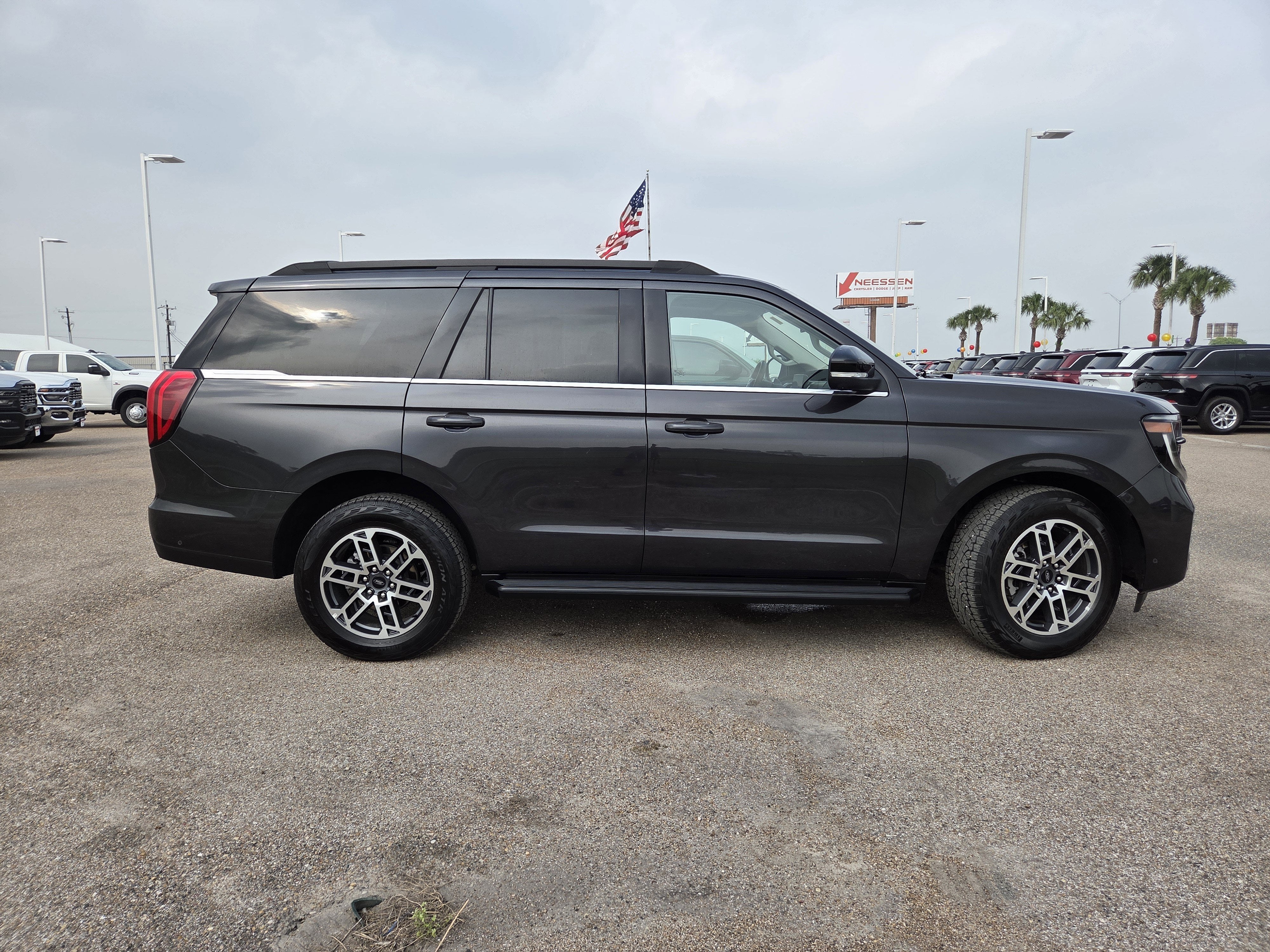 2025 Ford Expedition Active