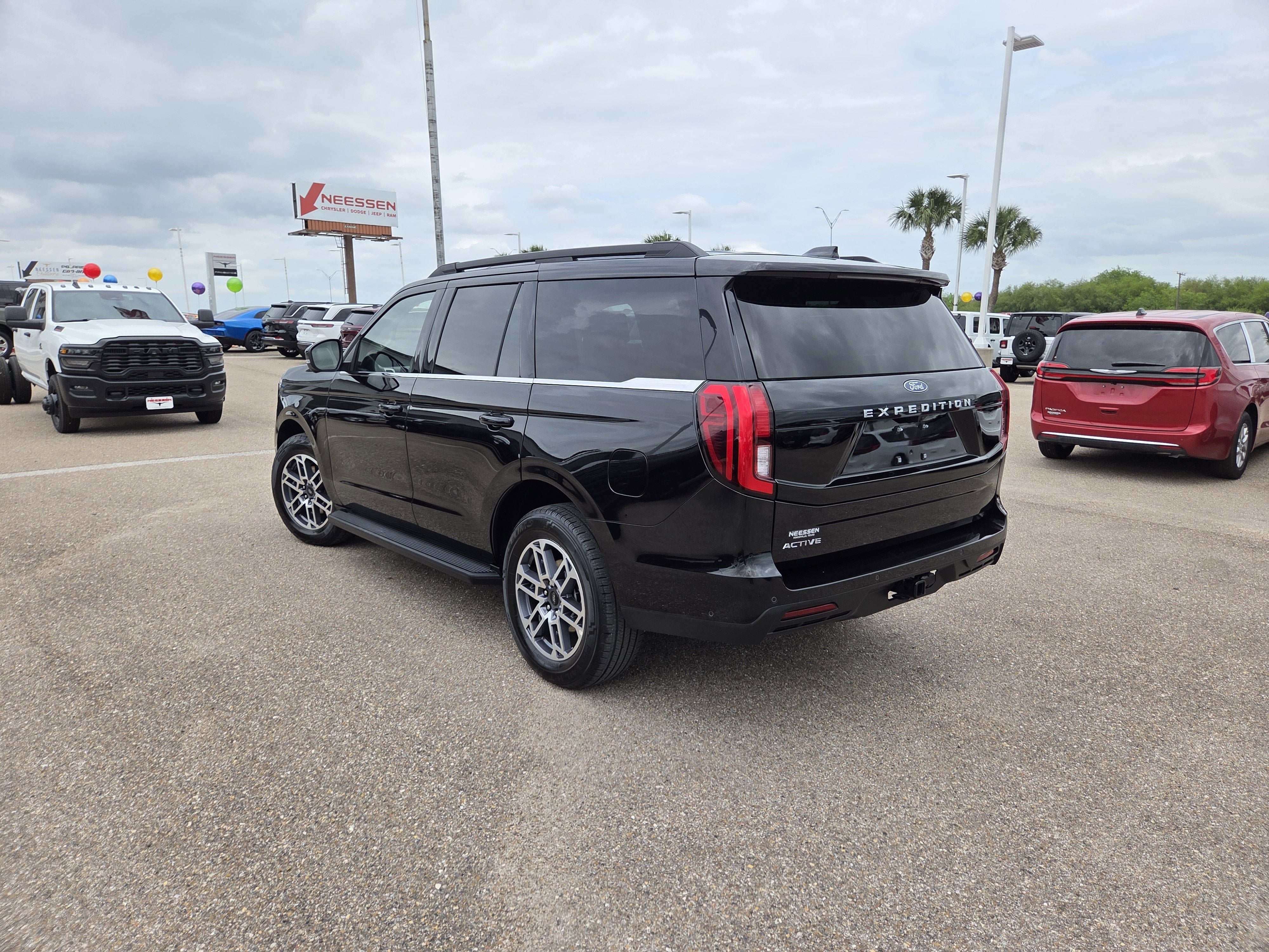 2025 Ford Expedition Active