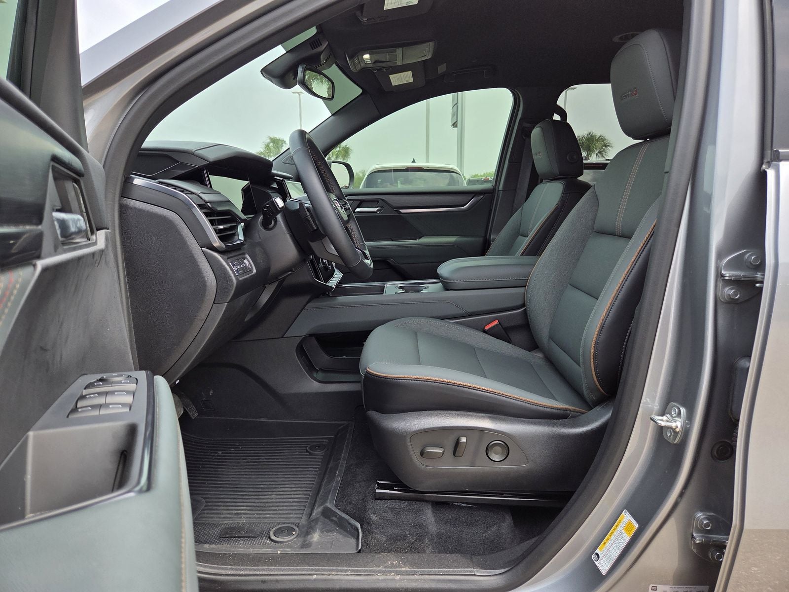 2025 GMC Acadia AT4